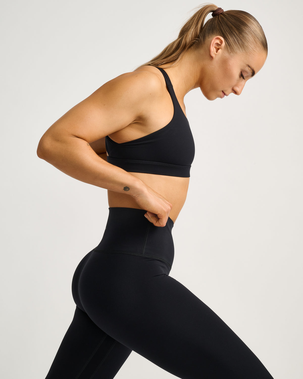 High-Waist Training Tights #color_black