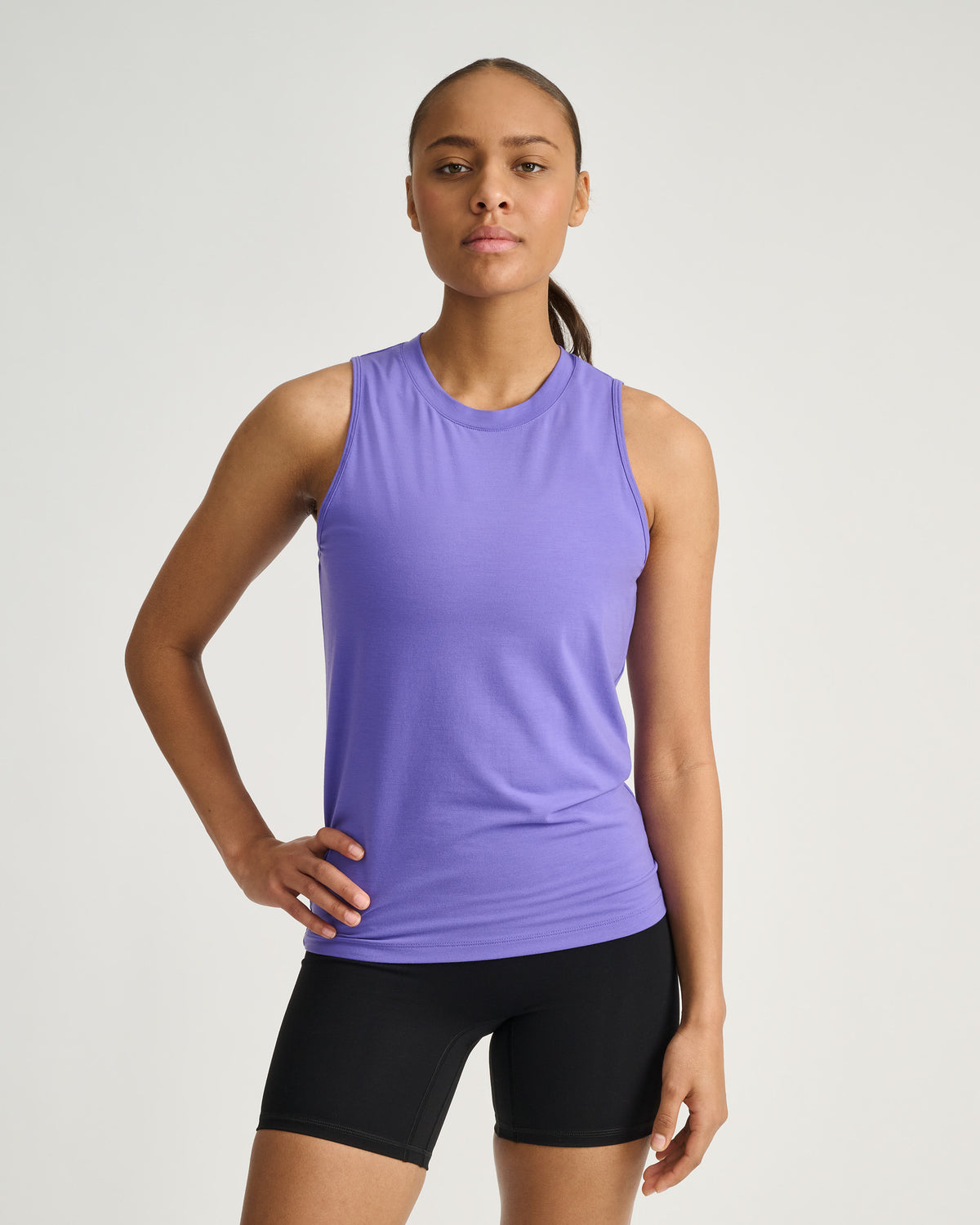 Women's muscle tank top Model 167 cm / size XS #color_violet-vibe