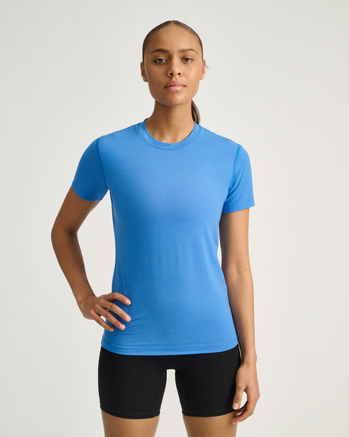 Women's training tee Model 167 cm / size XS #color_blue-blaze