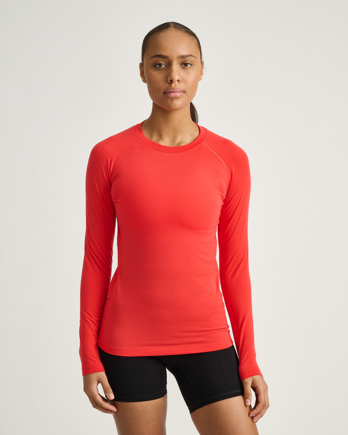 Women's training longsleeve Model 167 cm / size XS #color_candy-red
