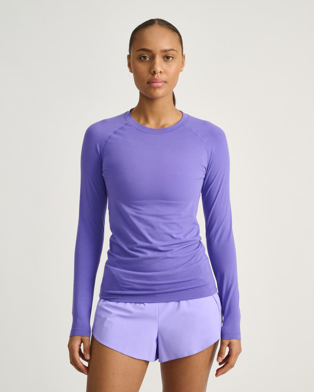 Women's training longsleeve Model 167 cm / size XS #color_violet-vibe