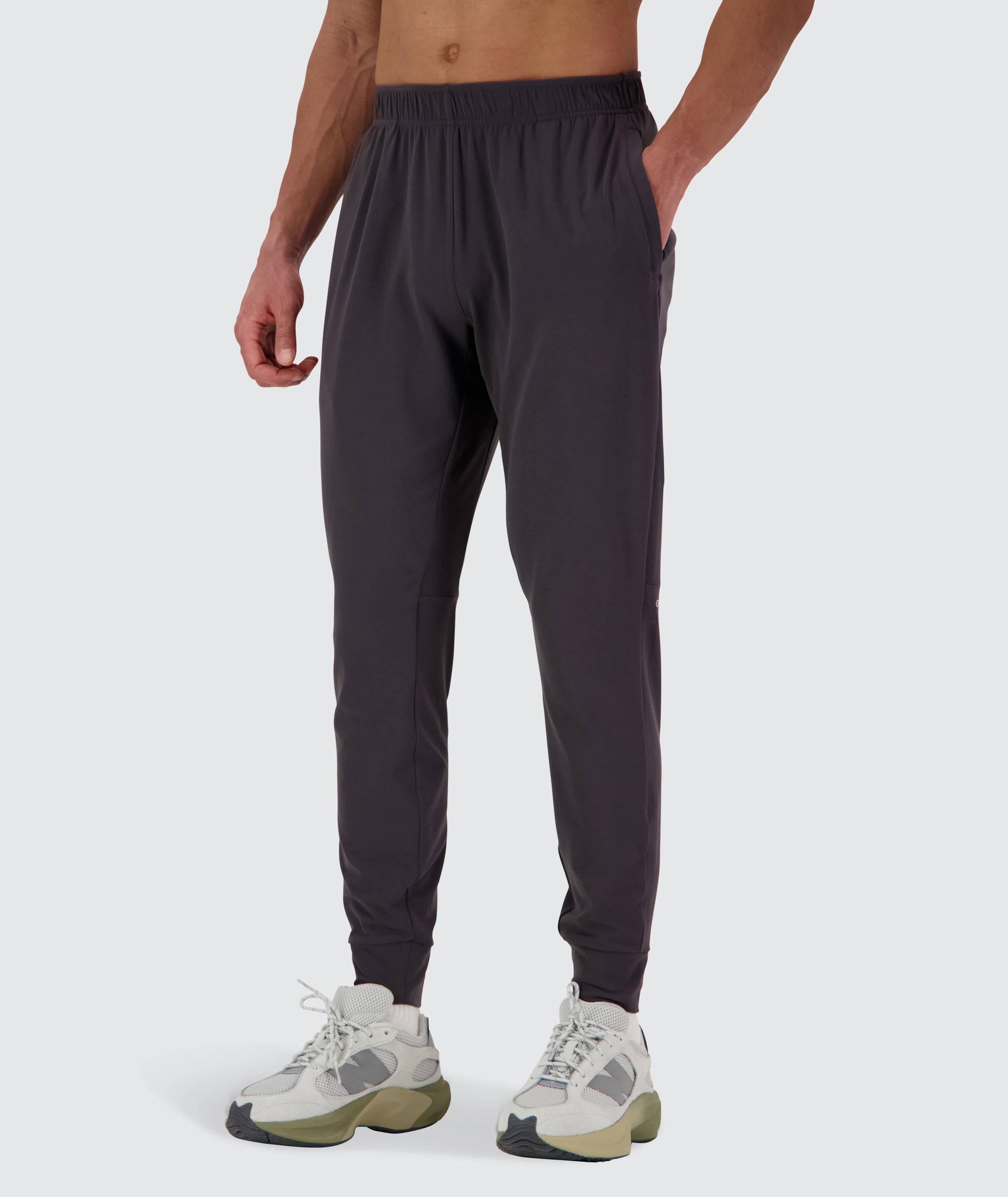 Men's SuperSoft Joggers Model 184 cm / size L #color_gravel-grey
