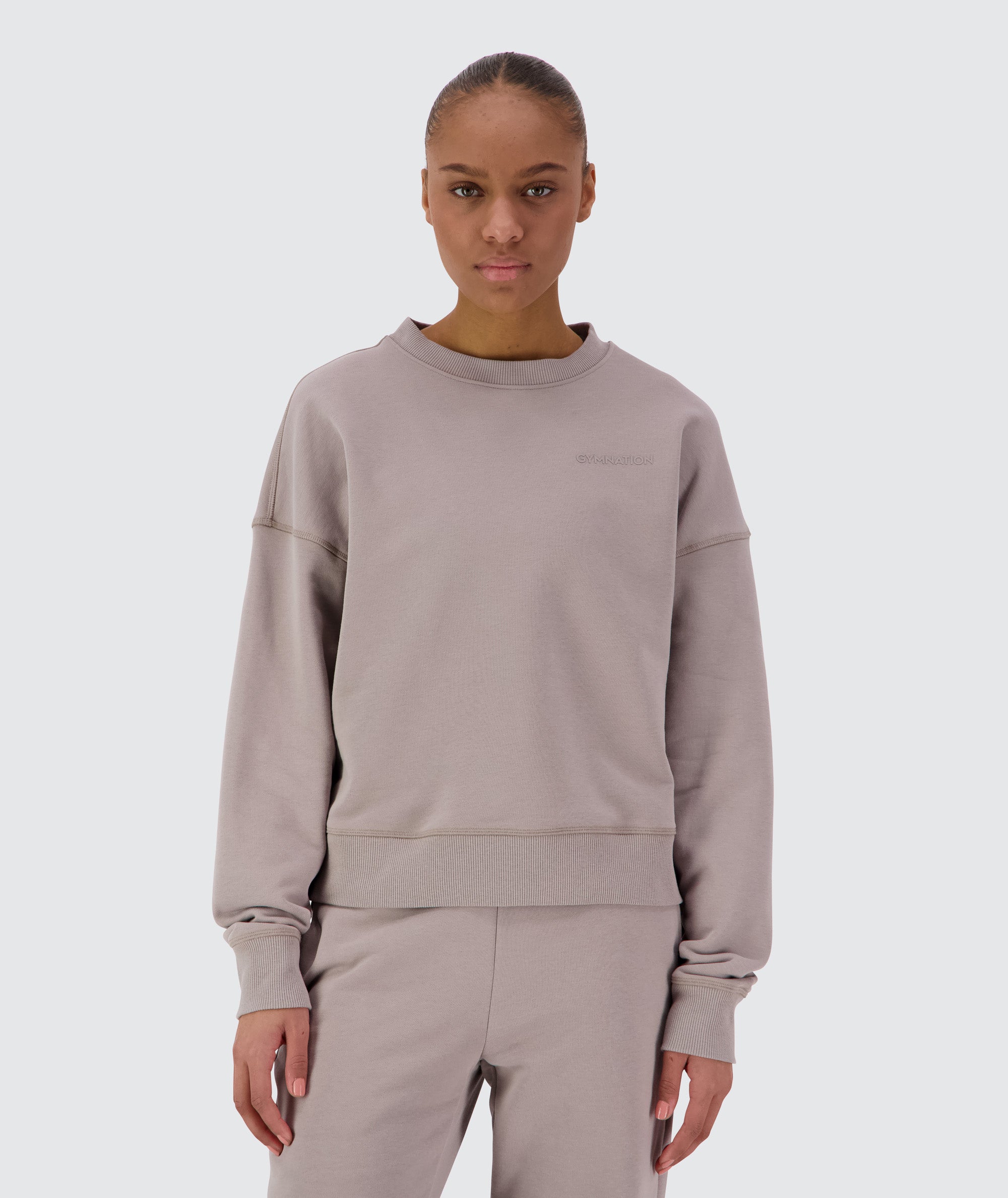 Women Crewneck Model 167 cm / size S #color_sand