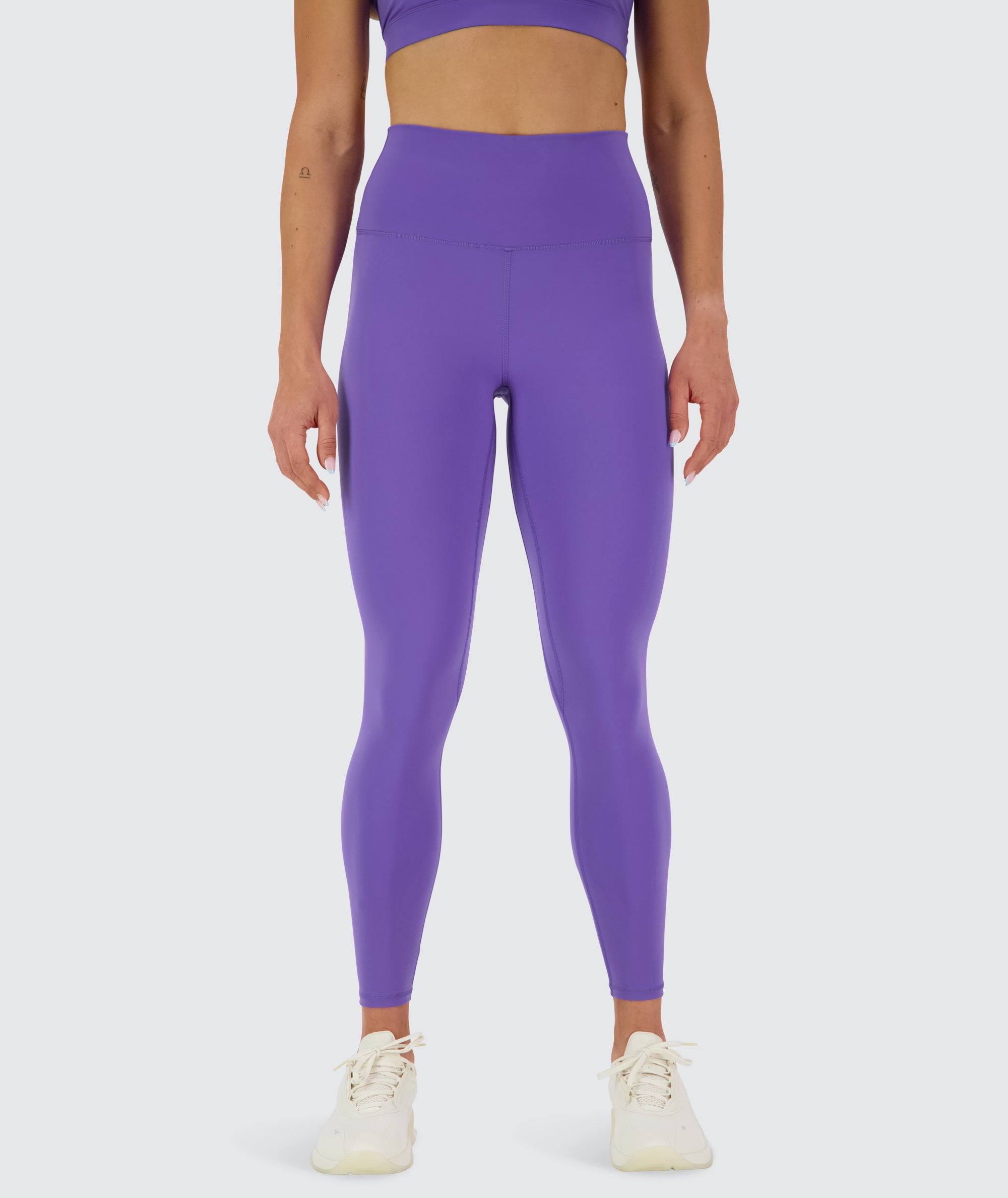 High-Waisted training tights, Model 176 cm / size S #color_violet-vibe