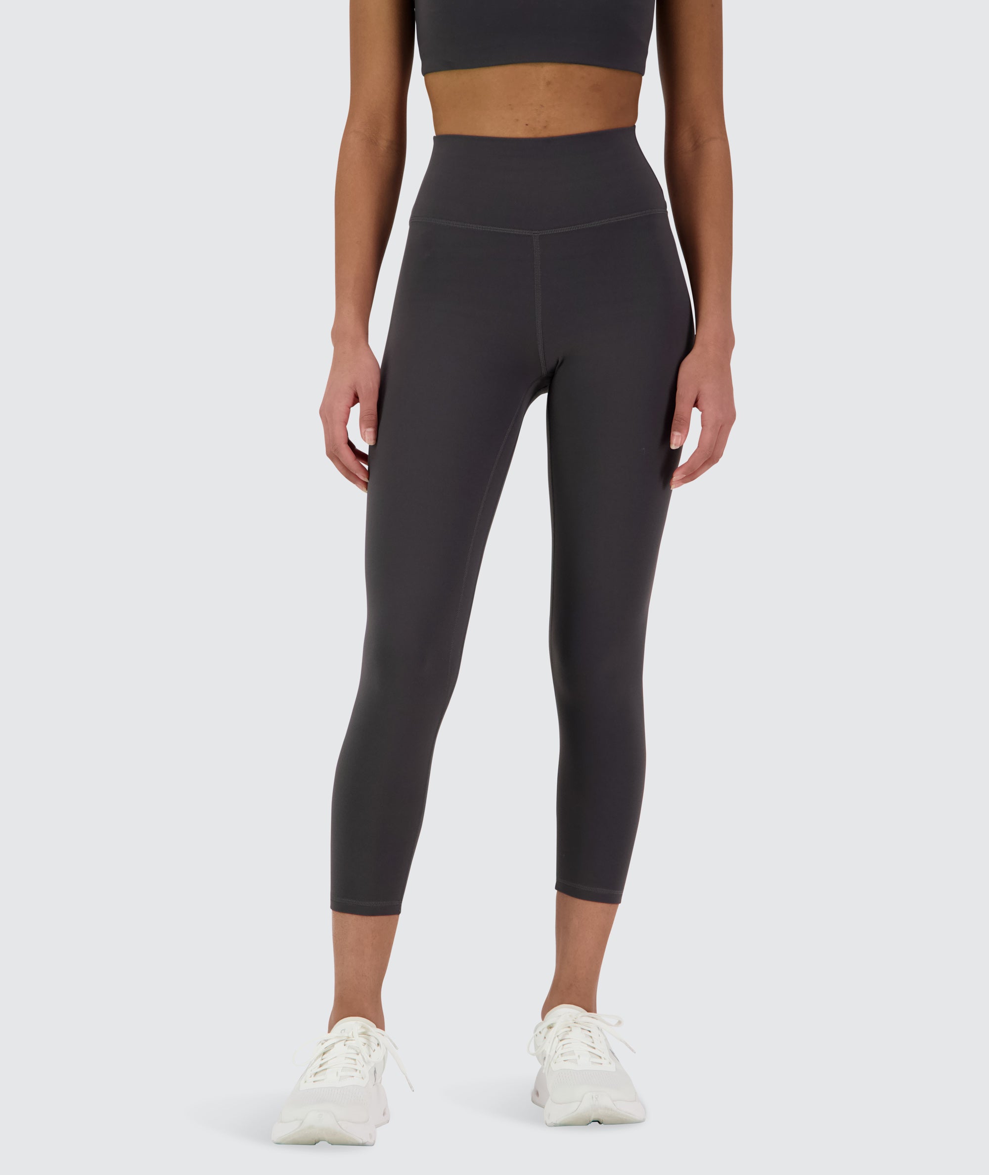 Supersoft Leggings Model 167cm / Size XS in 7/8 Short #color_gravel-grey