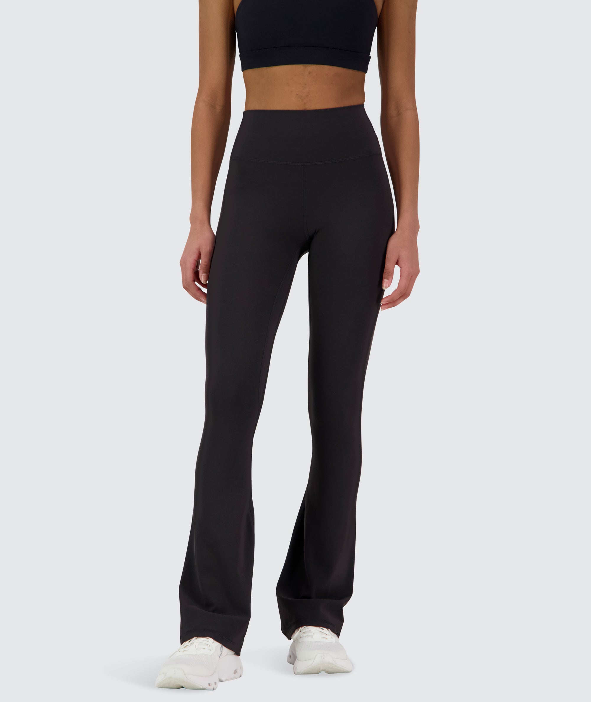 SuperSoft Flared Leggings, Model 167 cm / size XS #color_black