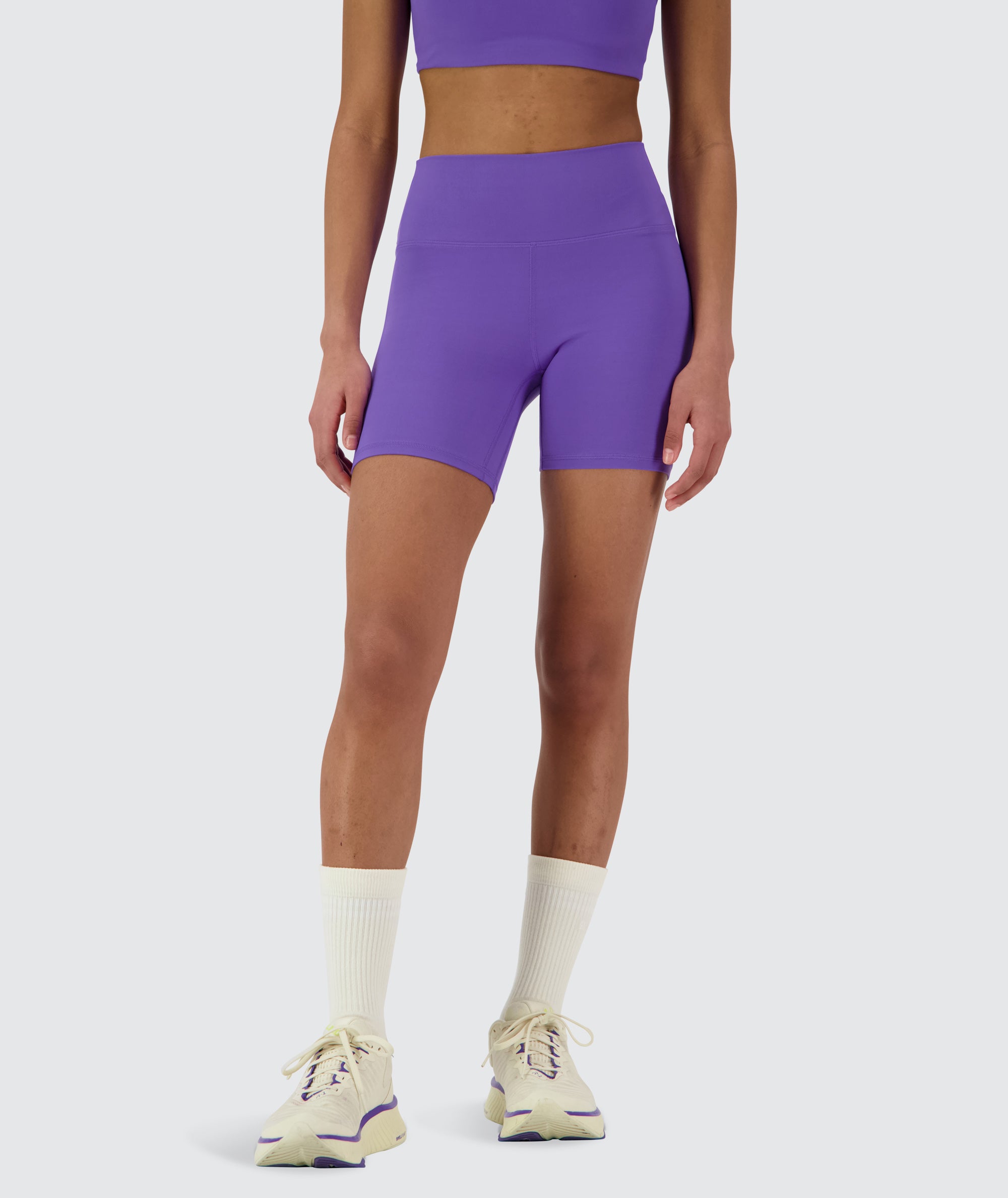 Supersoft shorts 15cm for women, Model 167 cm / size S #color_violet-vibe