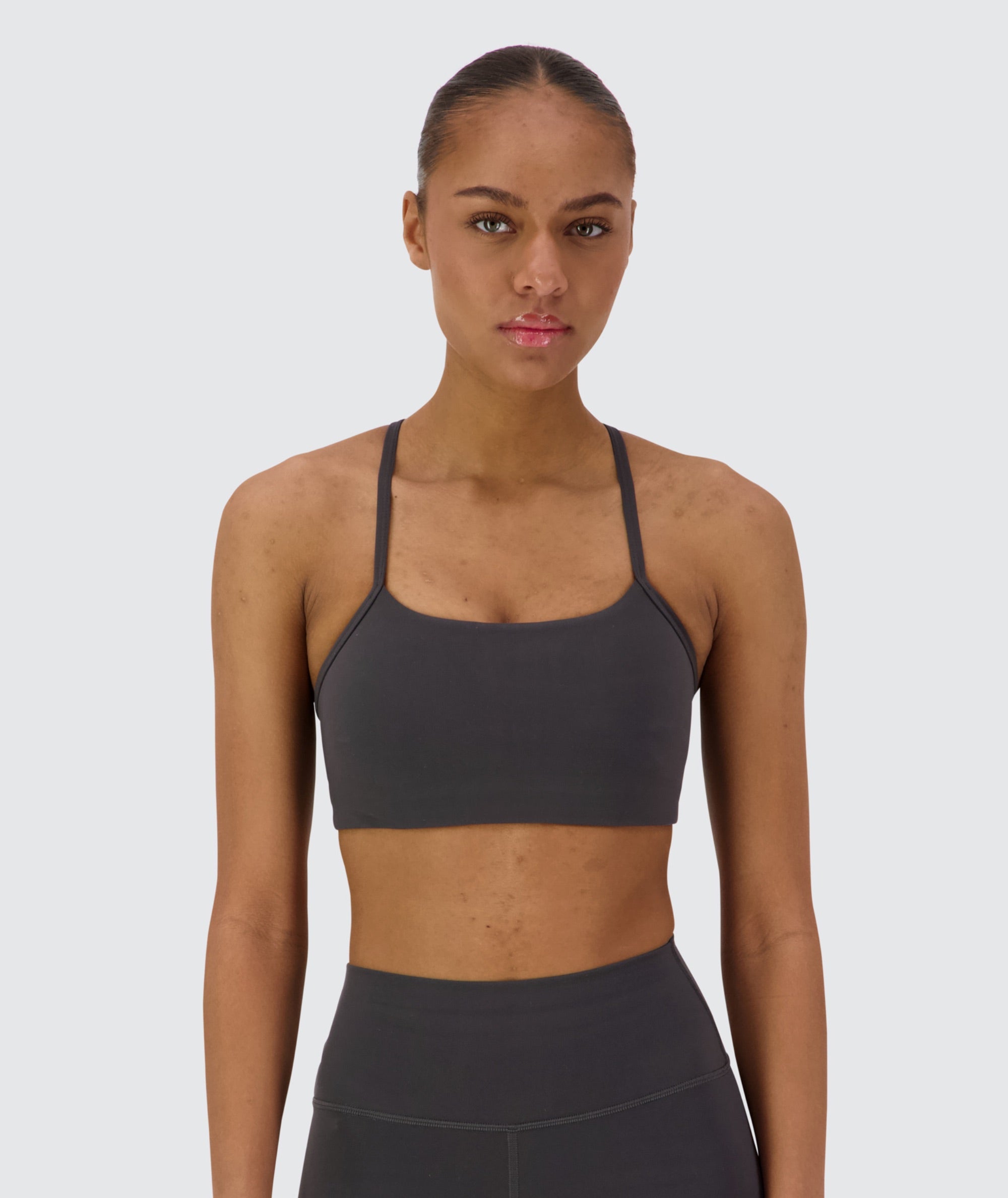 SuperSoft Sports Bra, Model 167 cm / size S #color_gravel-grey