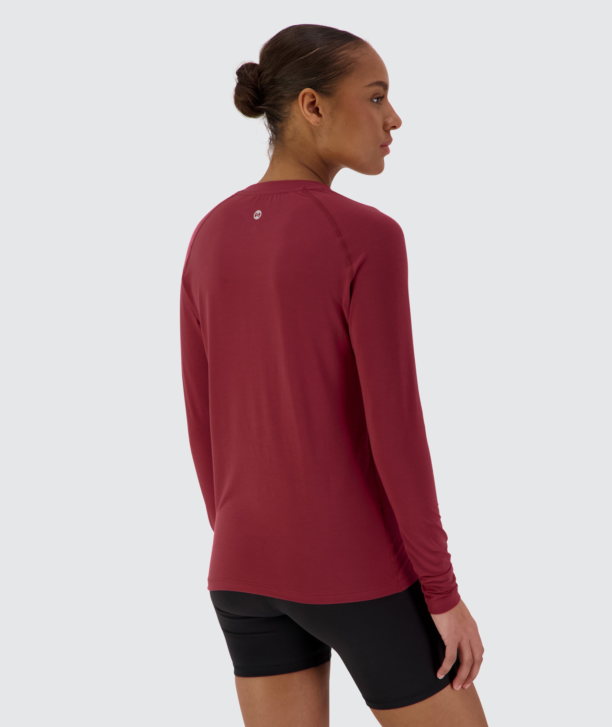 women's training longsleeve #color_garnet-red