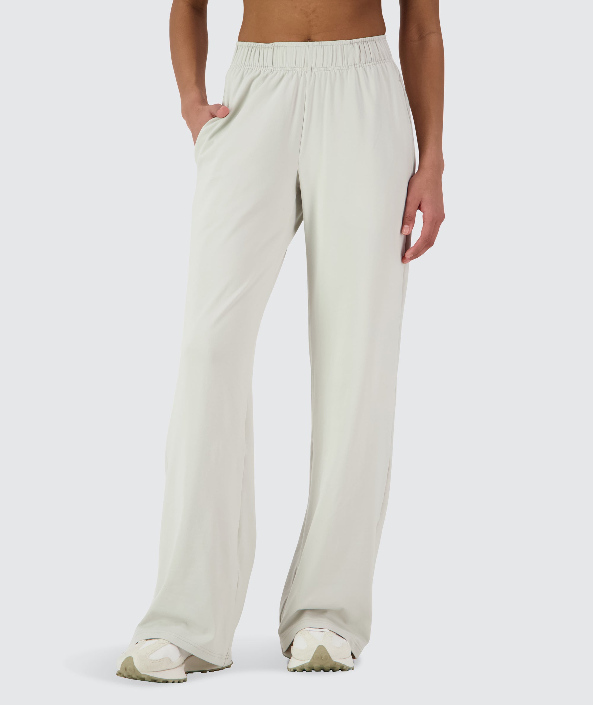 Gymnation Wideleg ComfyKnit Pants Model 167 cm / size S #color_Fog