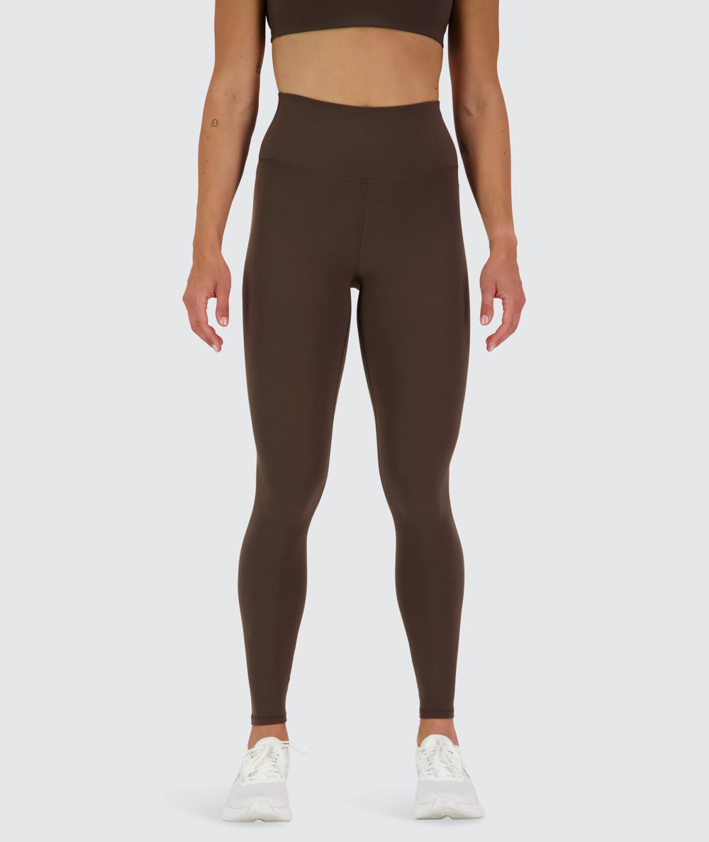 Supersoft Leggings Model 176 cm / size S in Regular #color_coffee-bean