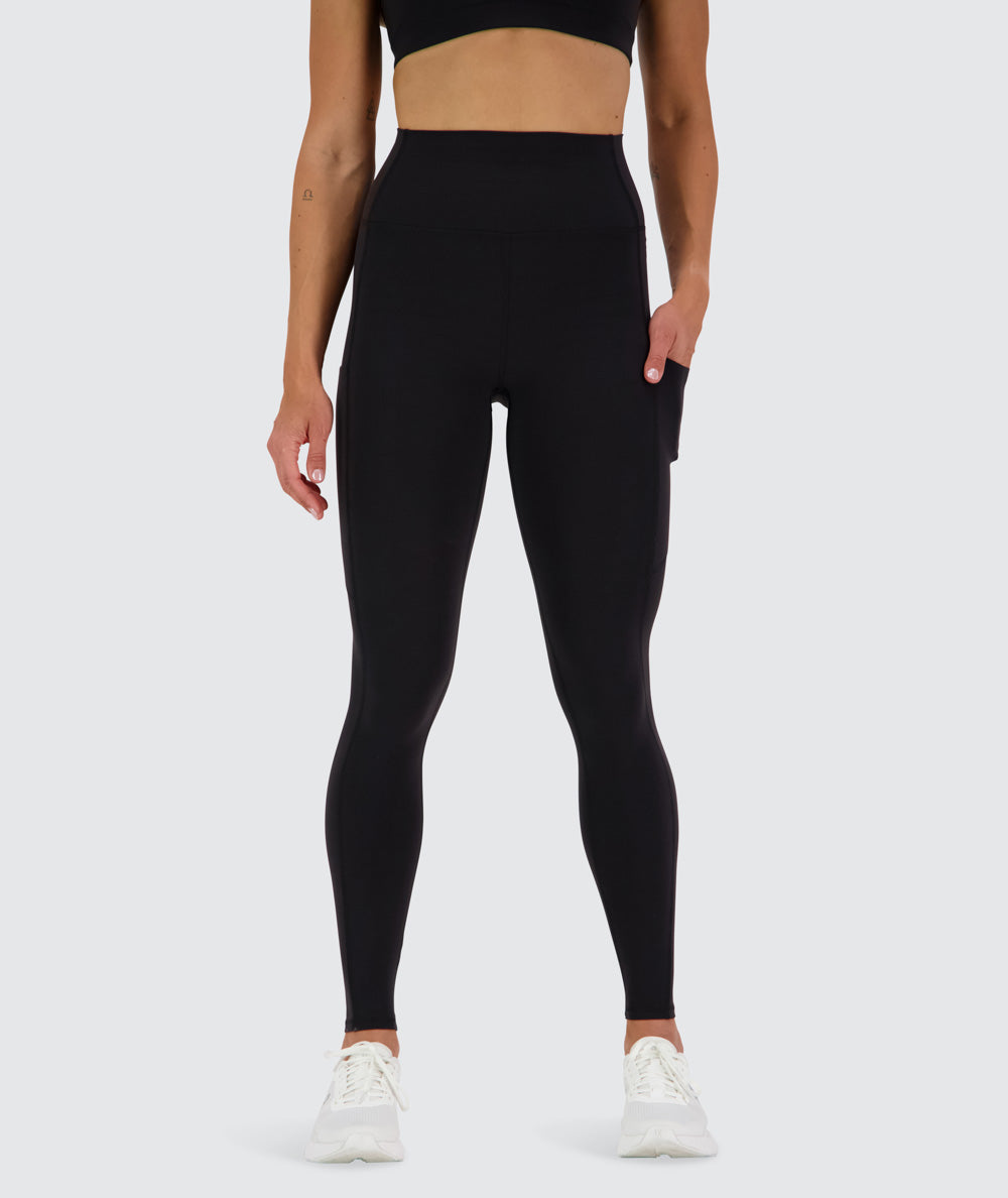 Supersoft leggings with pockets, Model 176 cm / size S#color_black