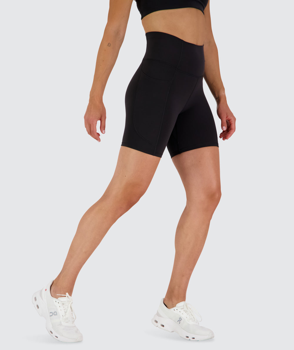 Supersoft shorts with pockets, Model 176 cm / size S#color_black