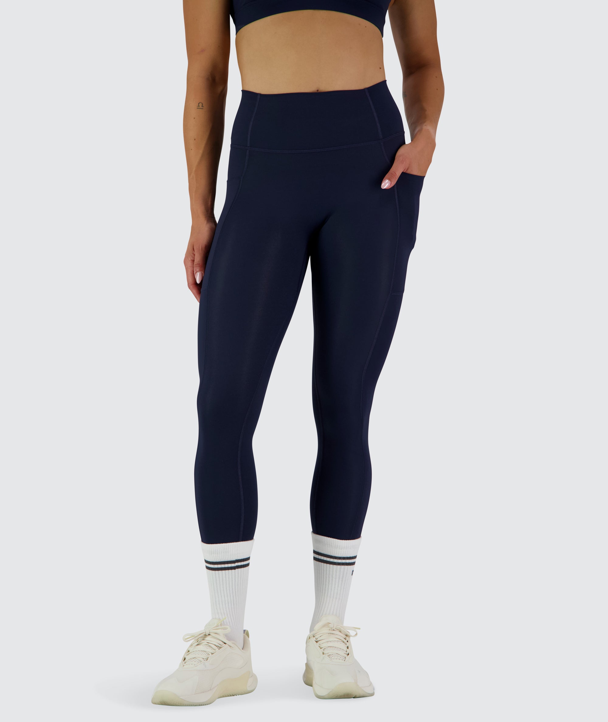 EveryForm Pocket Tights, Model 176 cm / size S #color_dark-navy