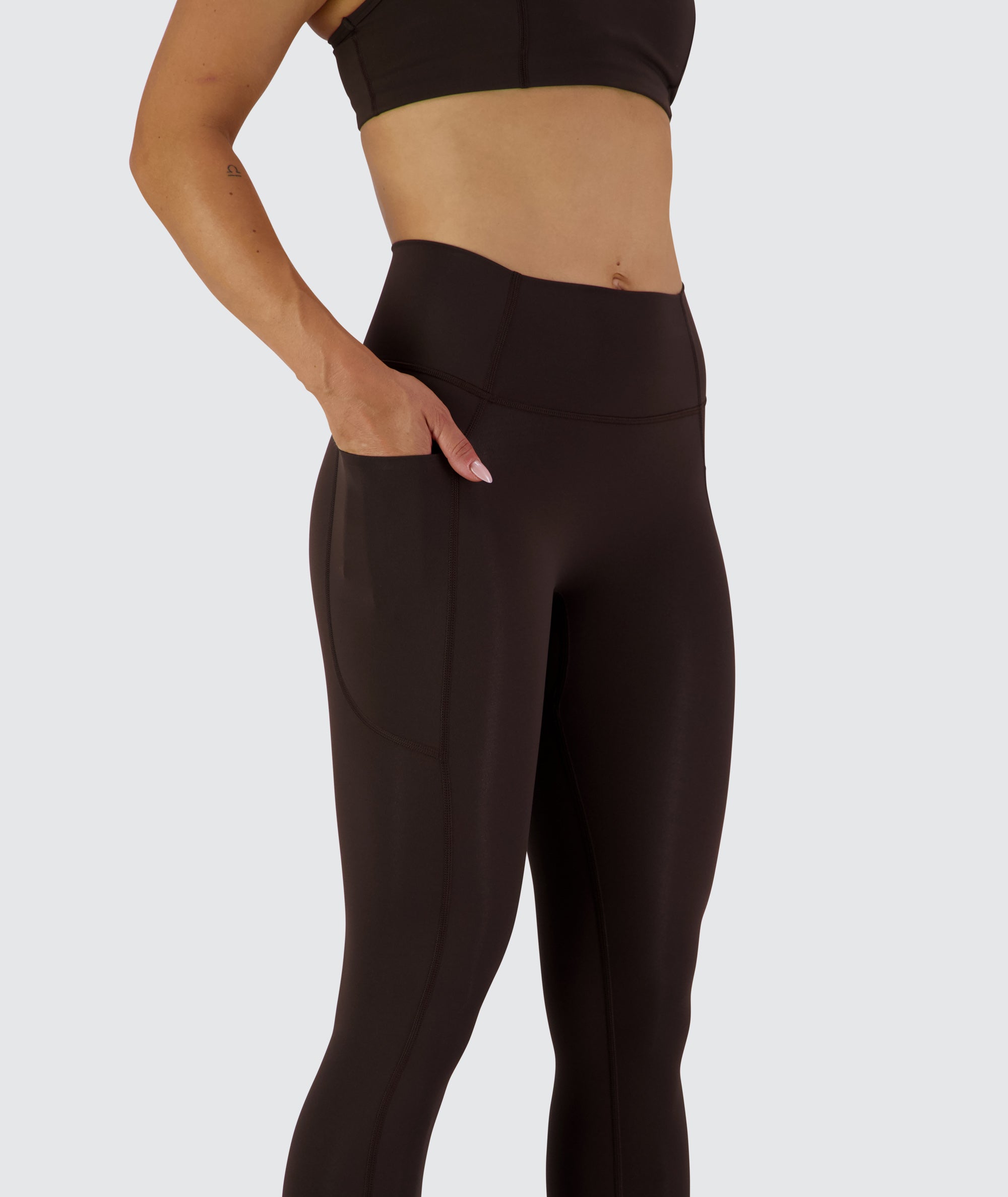 EveryForm Pocket Tights #color_moody-espresso