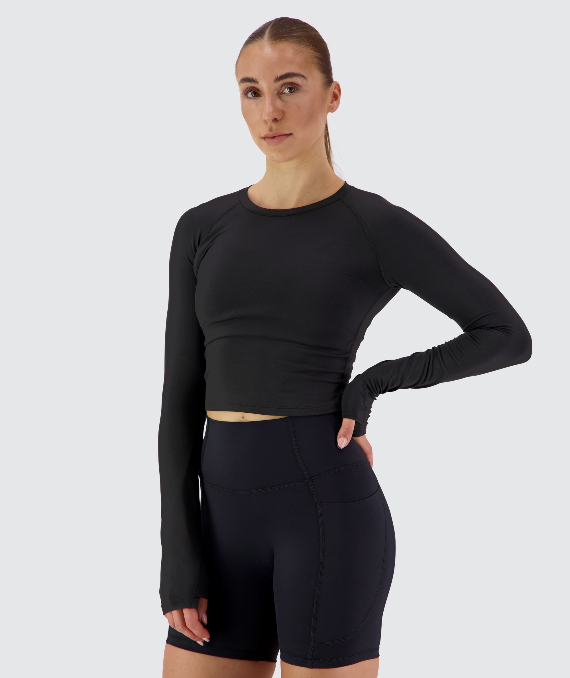 Women's Cropped ComfyKnit Longsleeve Black #color_black