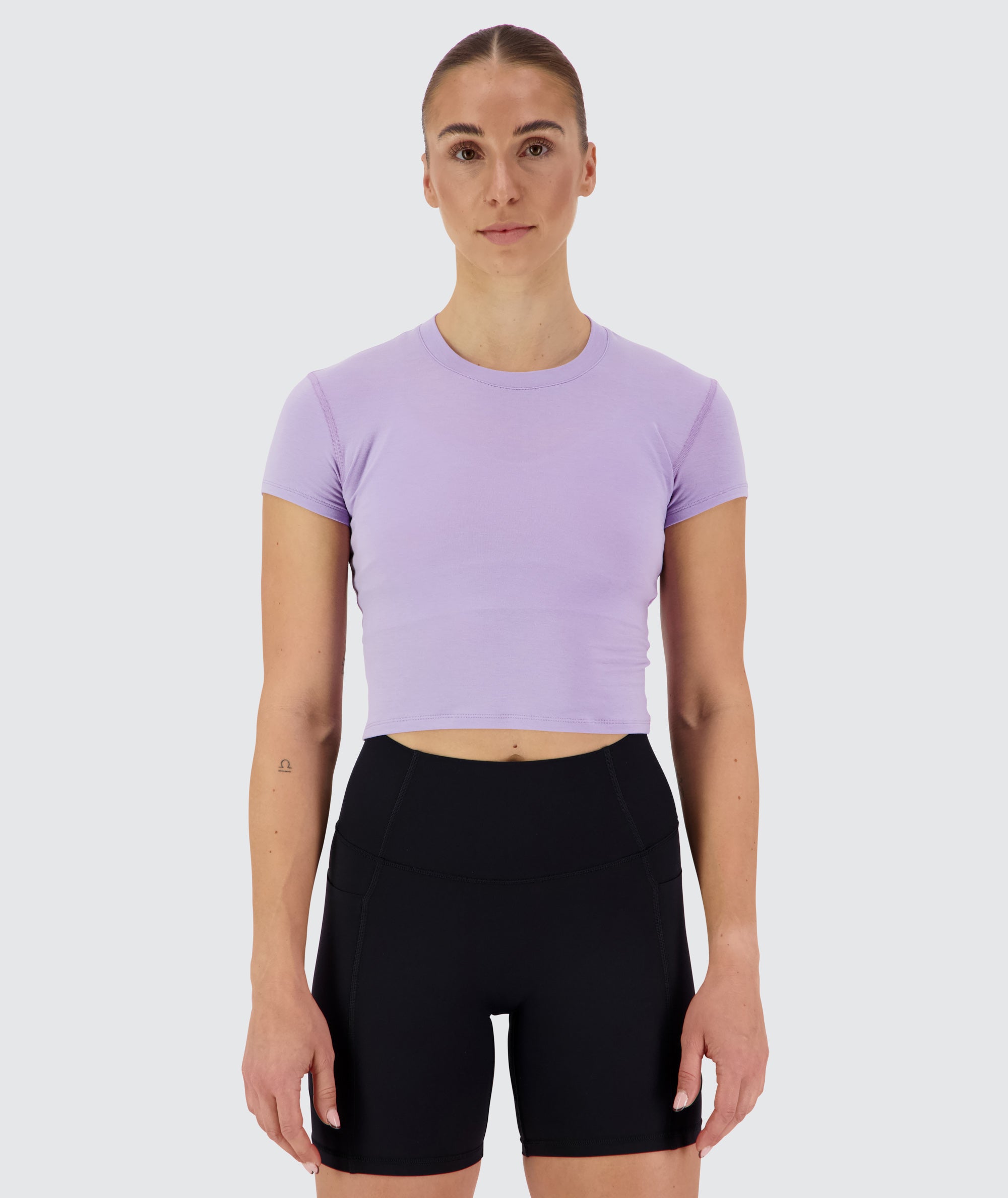Women's Cropped Short Sleeve Lavender, Model 176 cm / size S#color_lavender