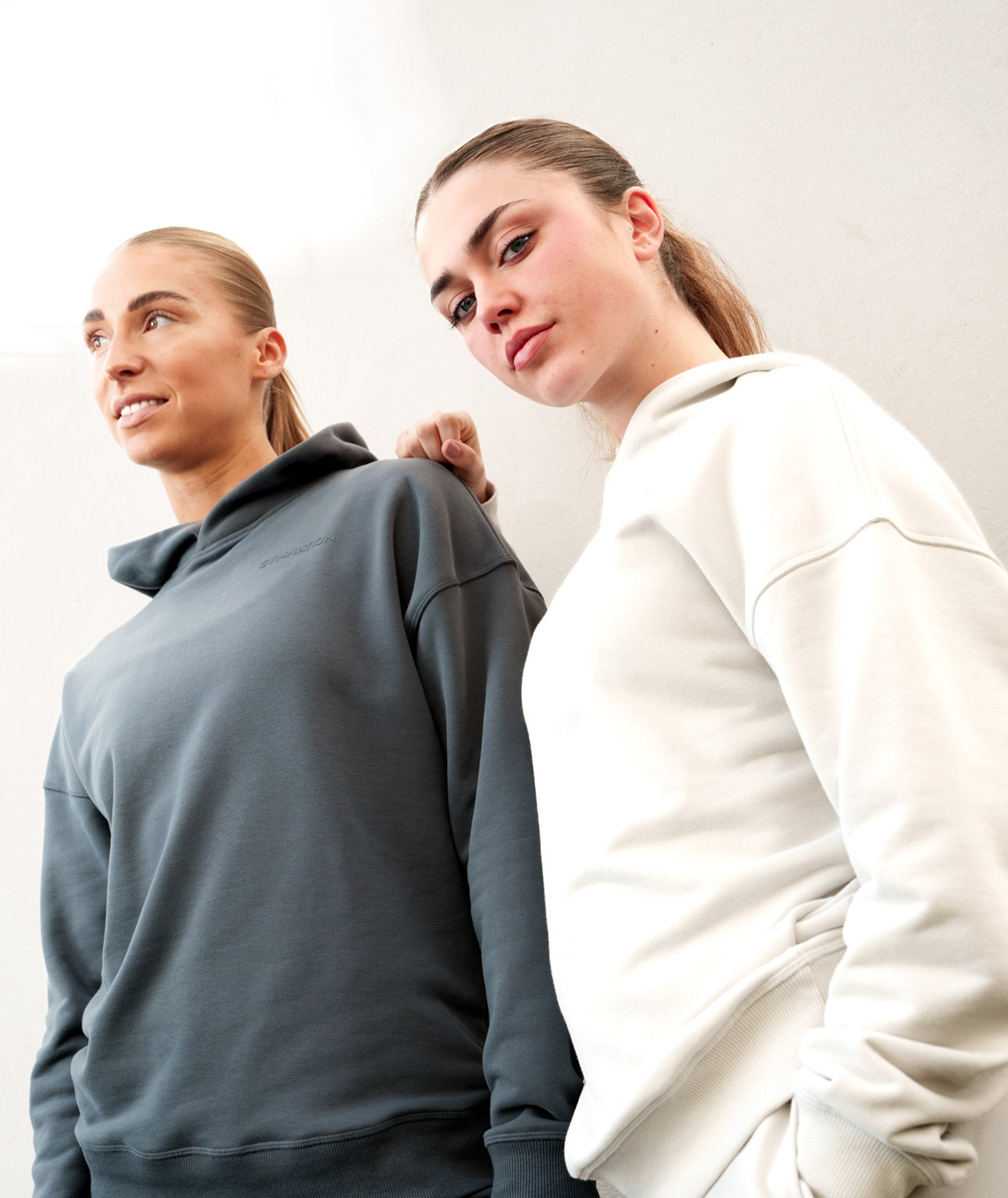 Women's Hoodie Model 167 cm / size S #color_cool-grey