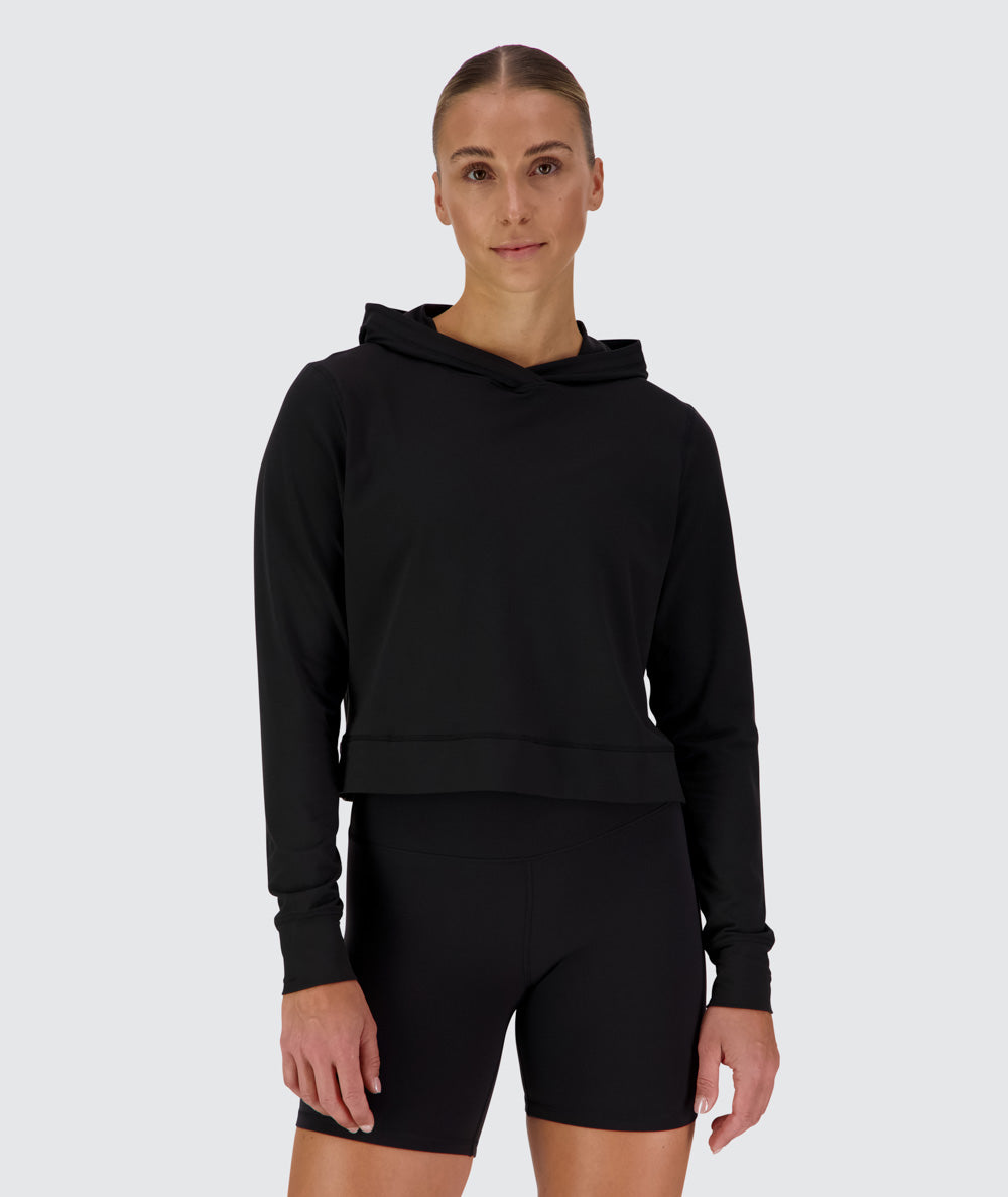 Comfy cropped hoodie, Model 176 cm / size S#color_black