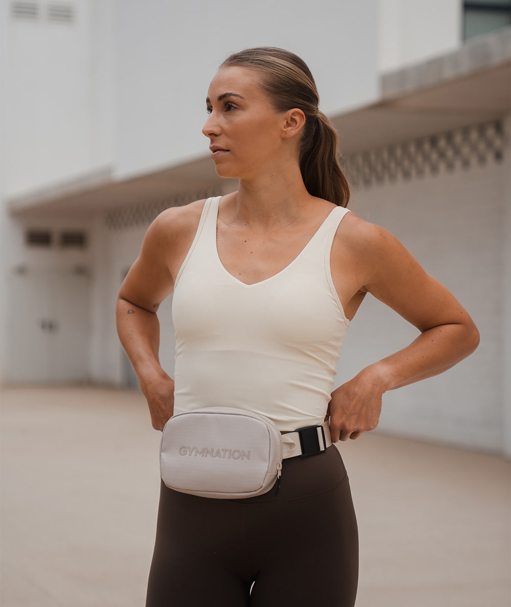 Spacious fanny bag for the summer#color_oat