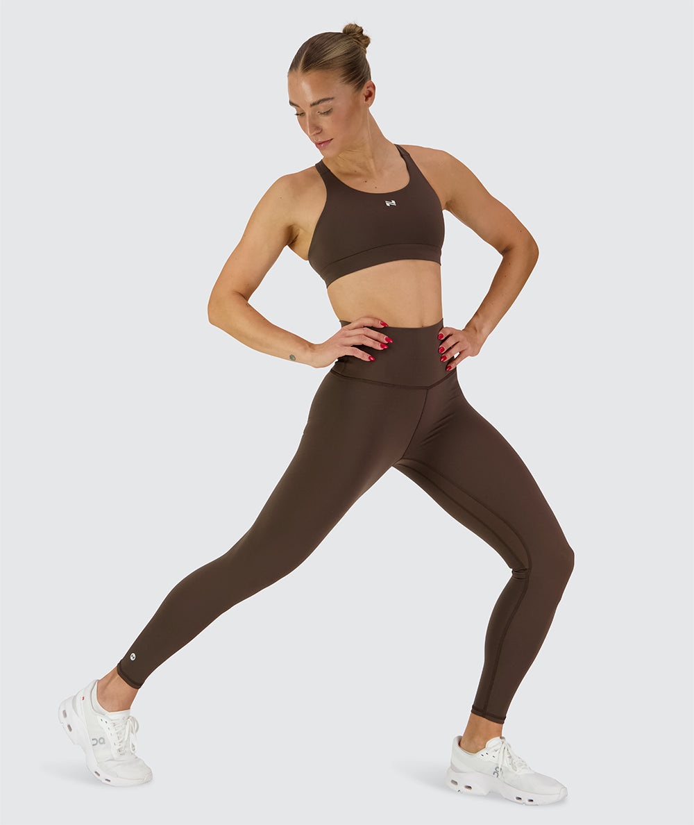 High-Waist Training tights, Model 176 cm / size S#color_coffee-bean