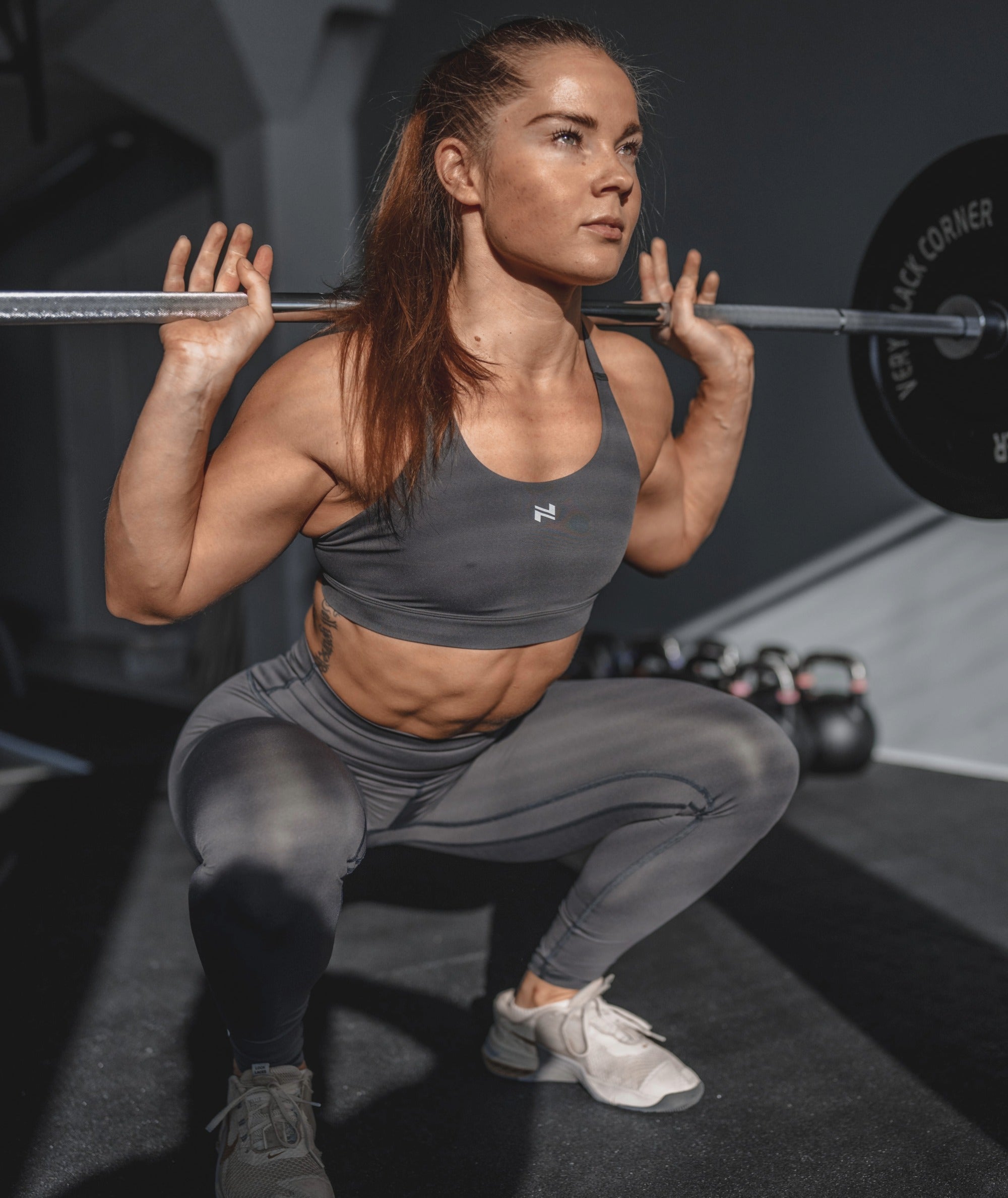 performance sports bra#color_gravel-grey