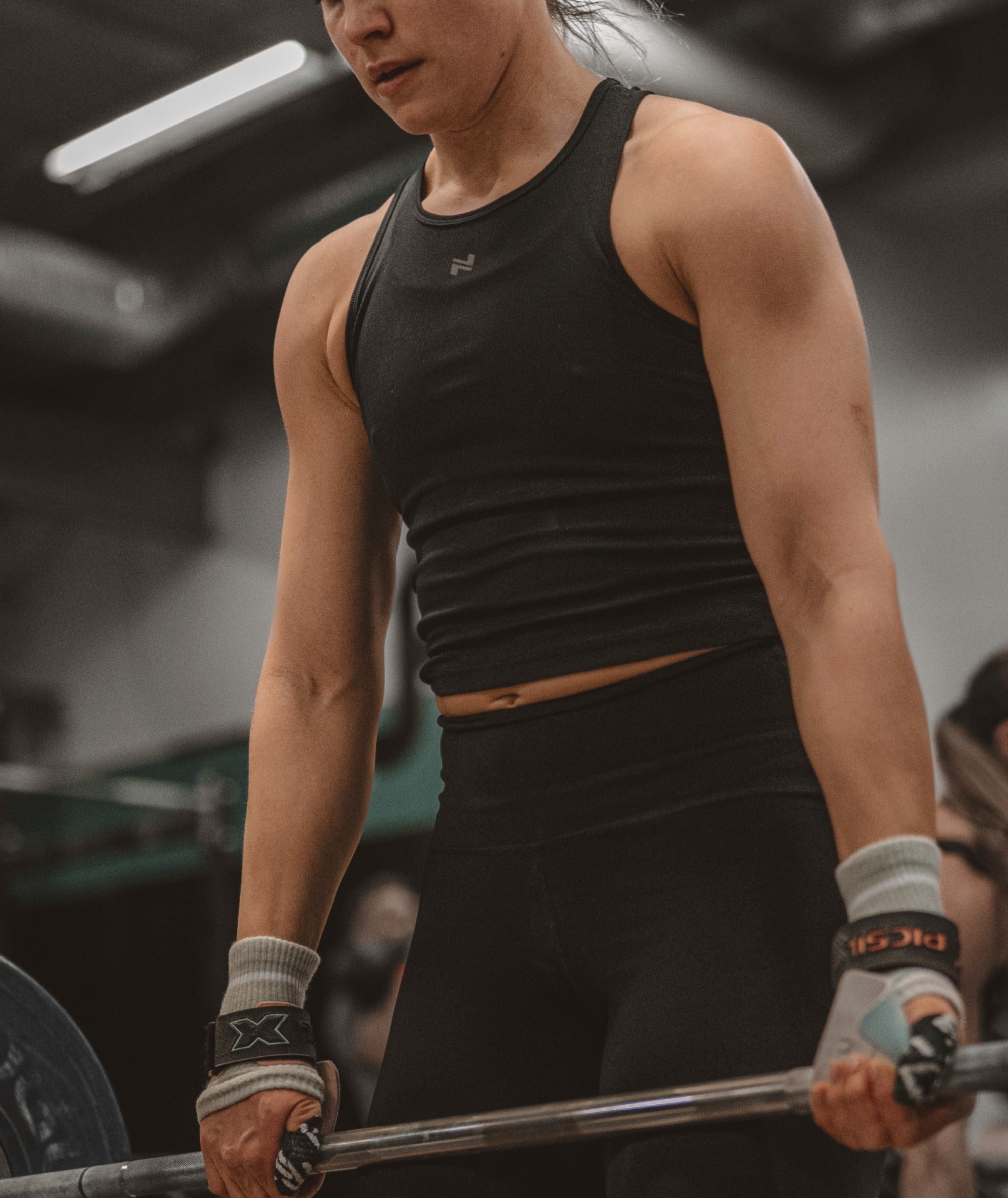ribbed crop top#color_black