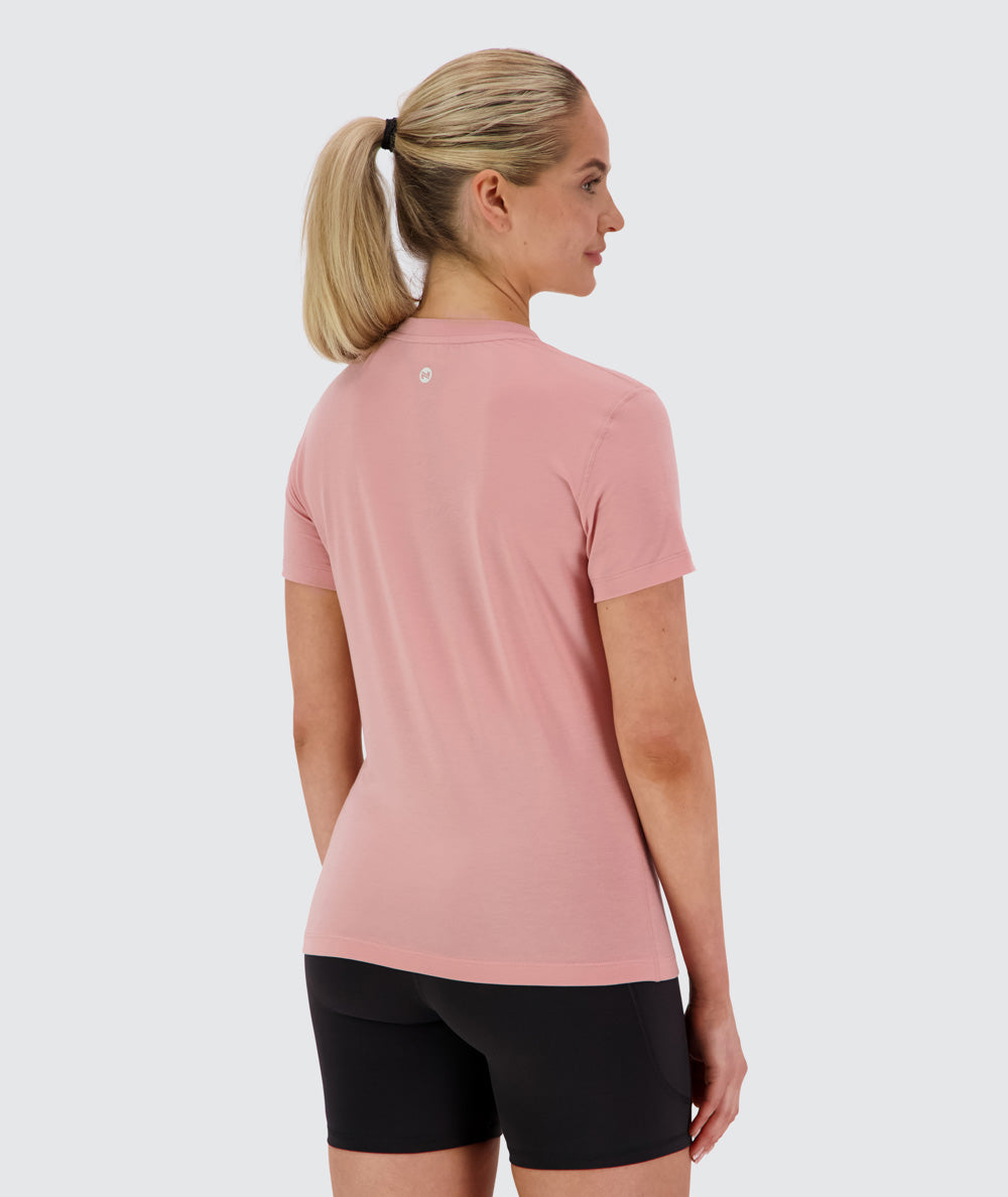 Women's training tee, Model 173 cm / size S#color_mauve-pink