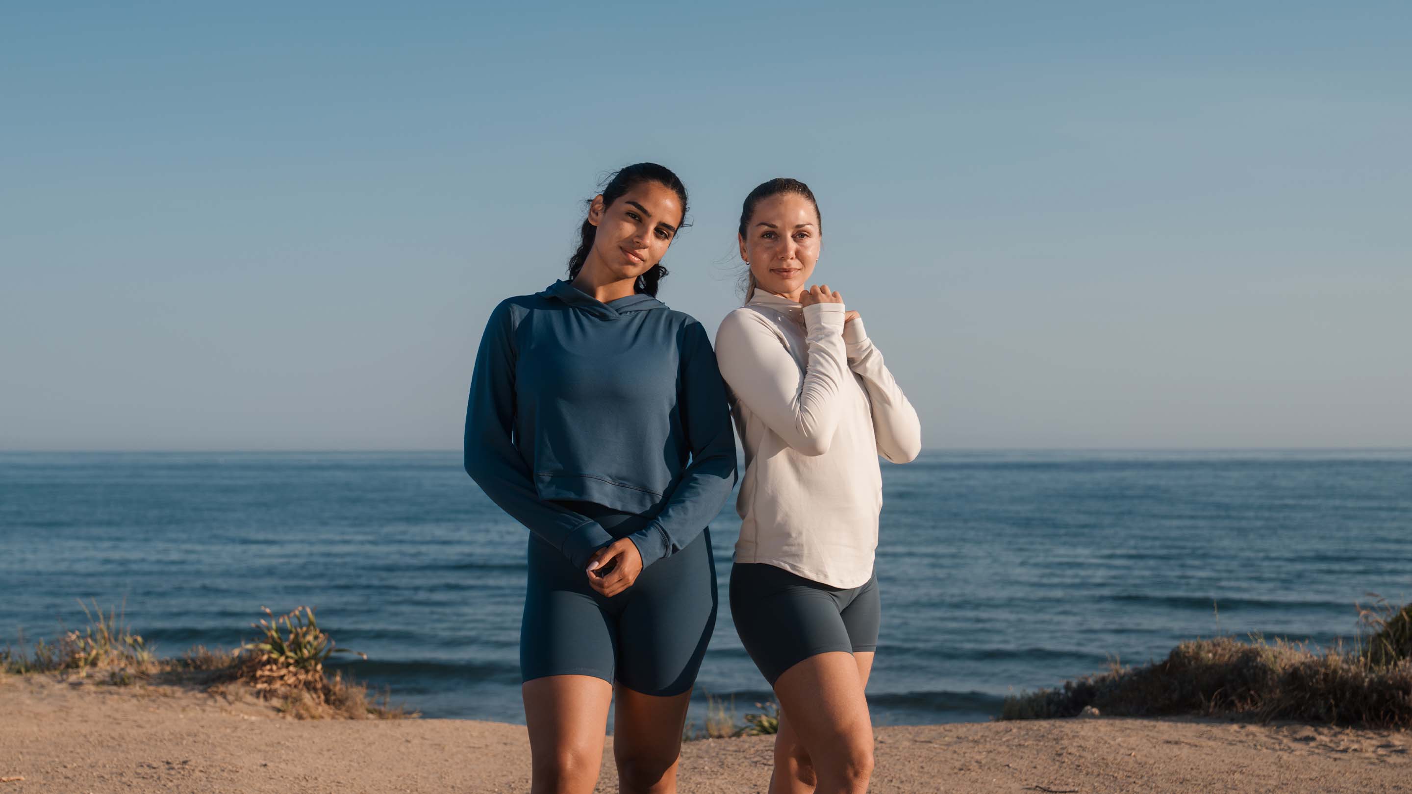 naisten pitkähihaiset treenipaidat