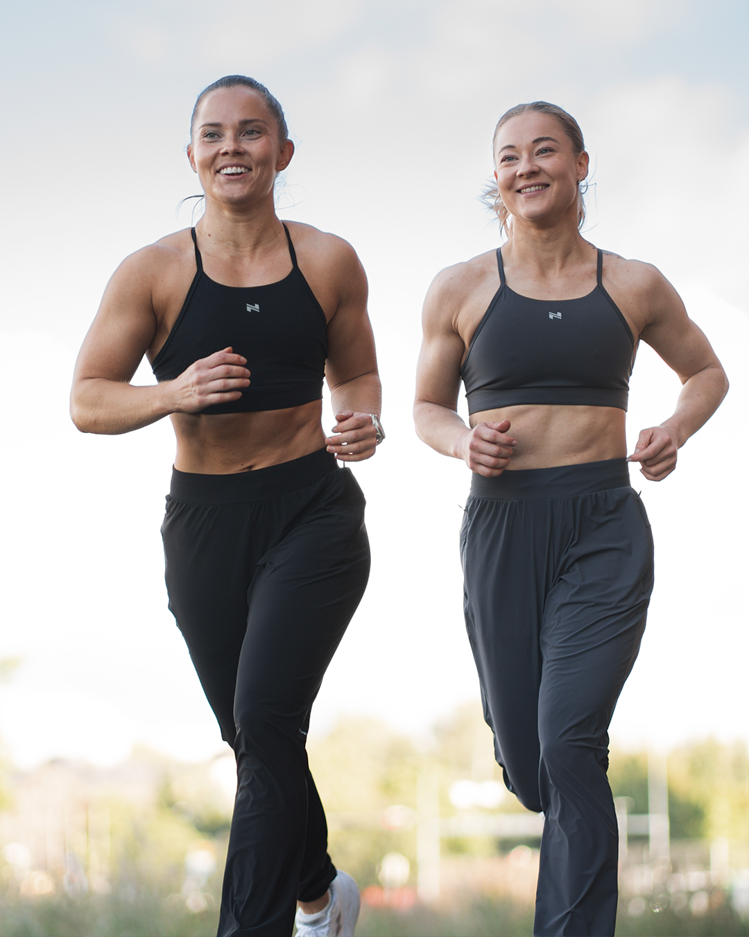 Women's Active Joggers for sports, Model 176 cm / size S#color_dark-grey