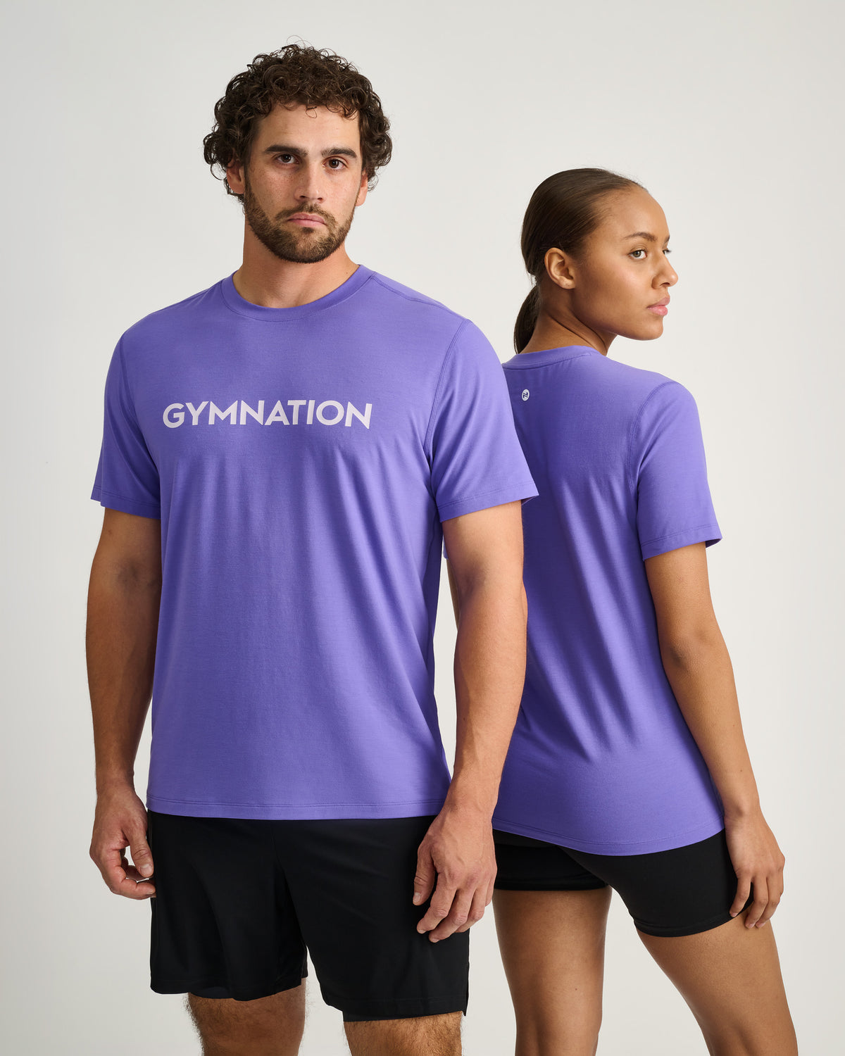Gymnation t-shirt 
Model Male 179cm size M / Female 167 size XXS 
#color_violet-vibe