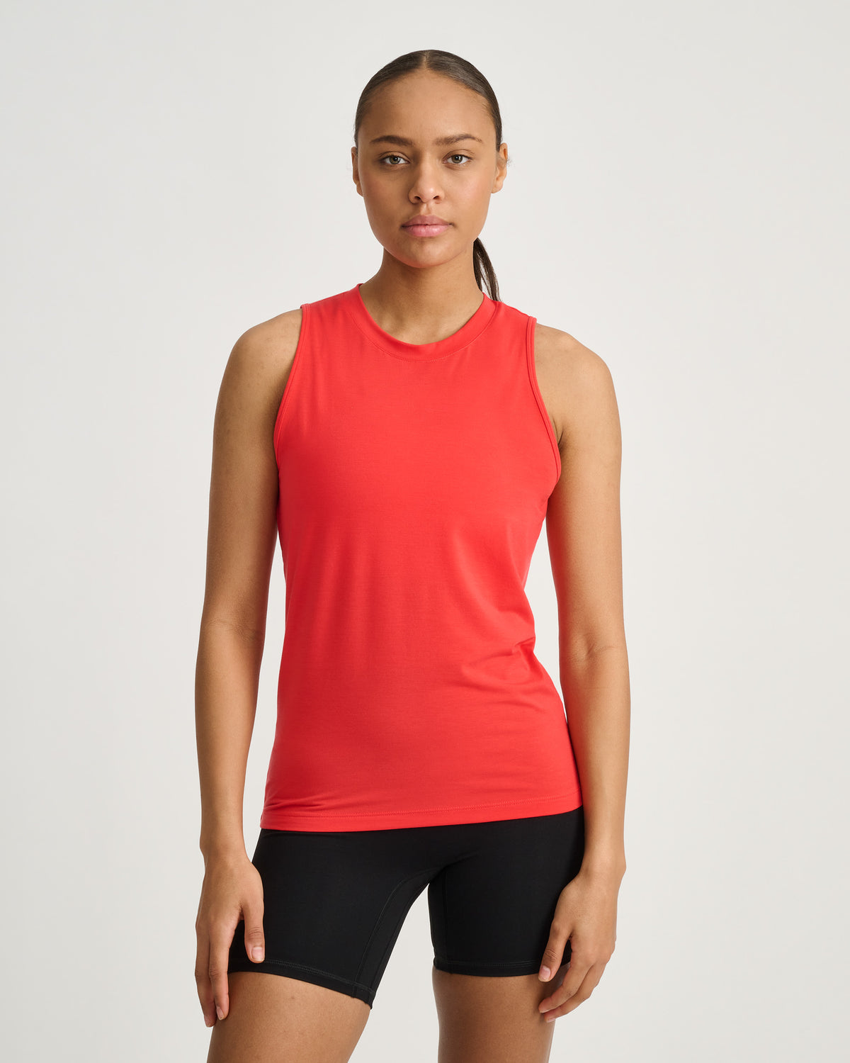 Women's muscle tank top Model 167 cm / size XS #color_candy-red
