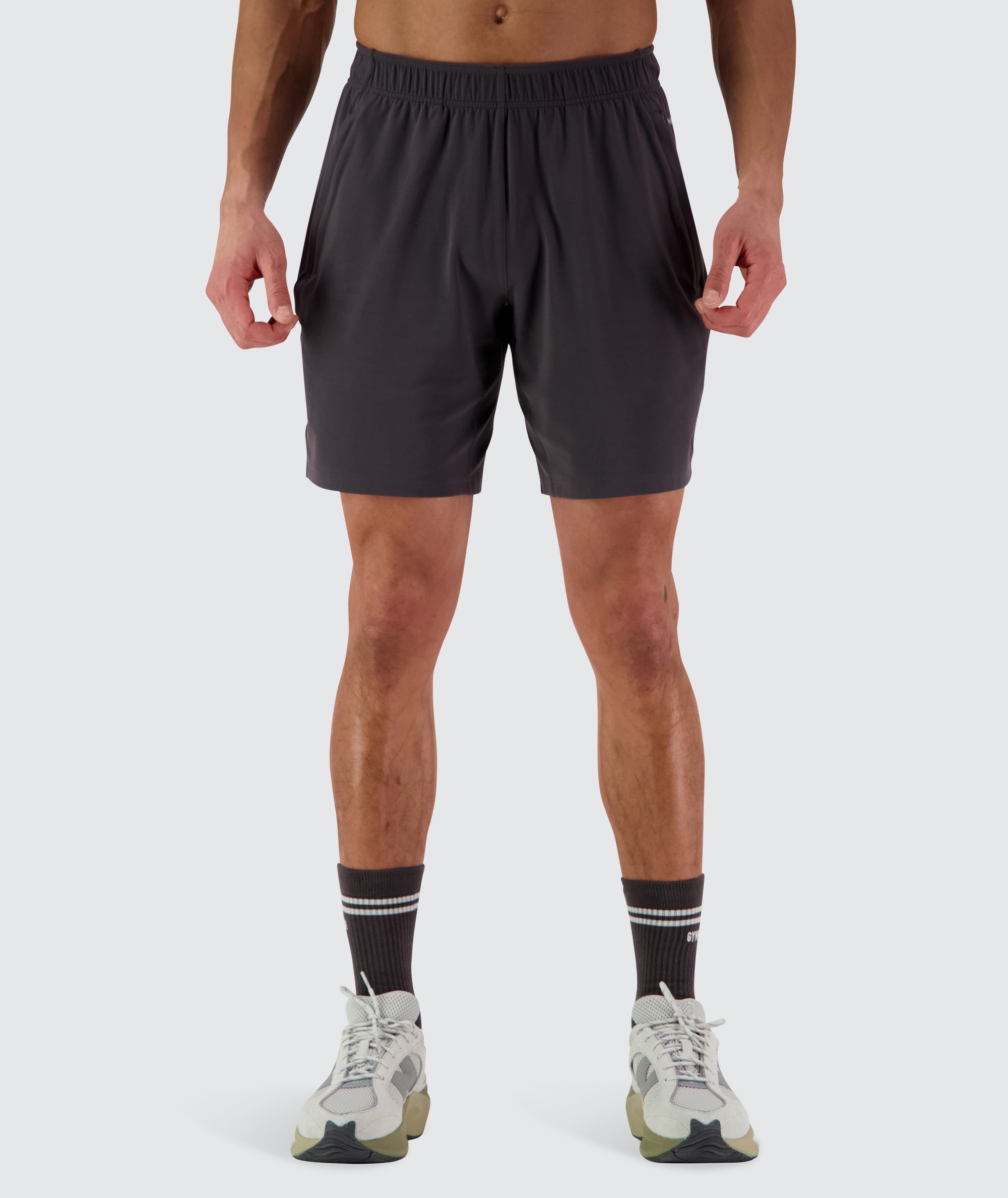 Men's SuperSoft Shorts Model 184 cm / size L #color_gravel-grey