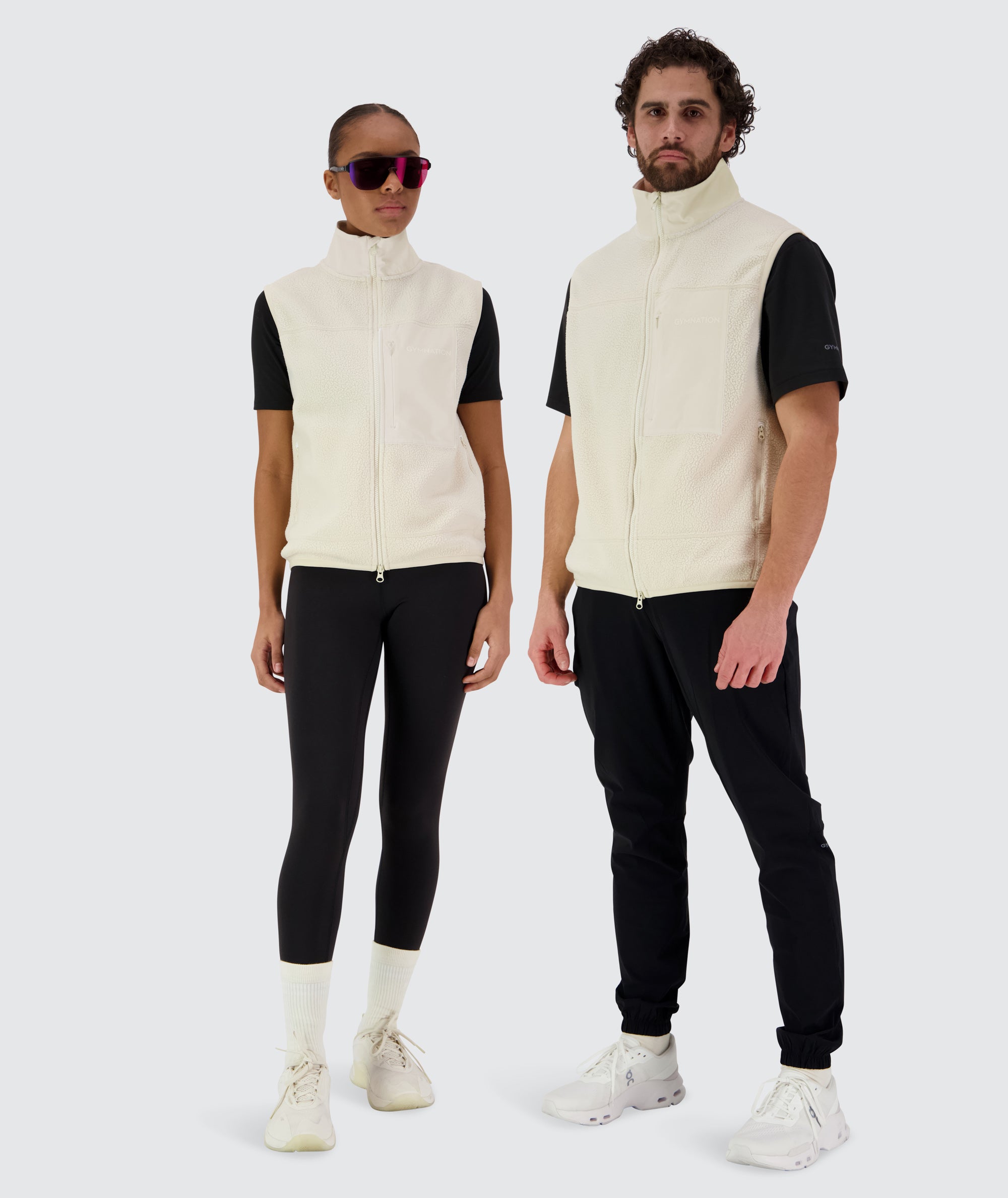 Gymnation Pile Vest Unisex, Model Male 179cm size L / Female 167 size XS #color_off-white
