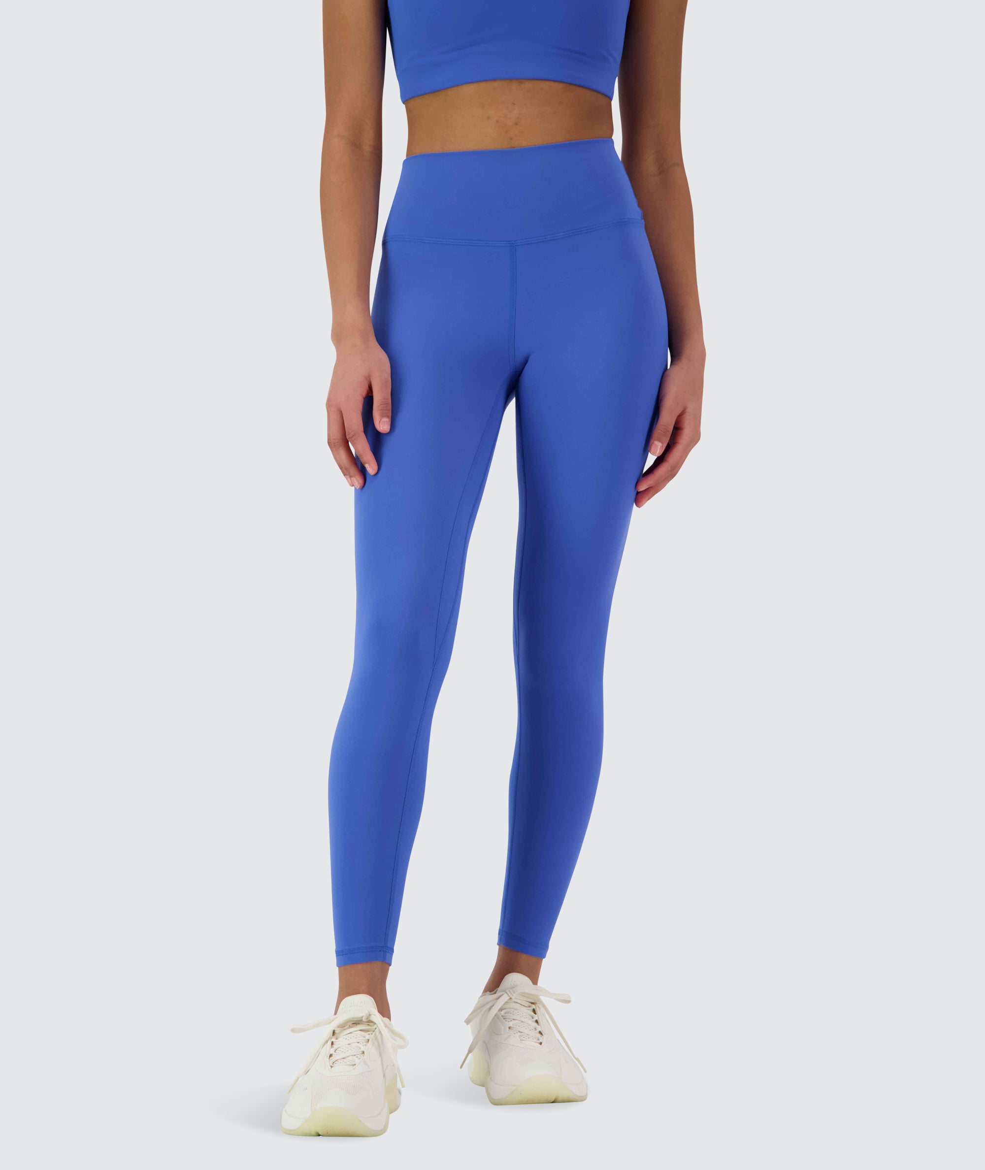 Supersoft Leggings Model 167 cm / size S in Regular #color_blue-blaze