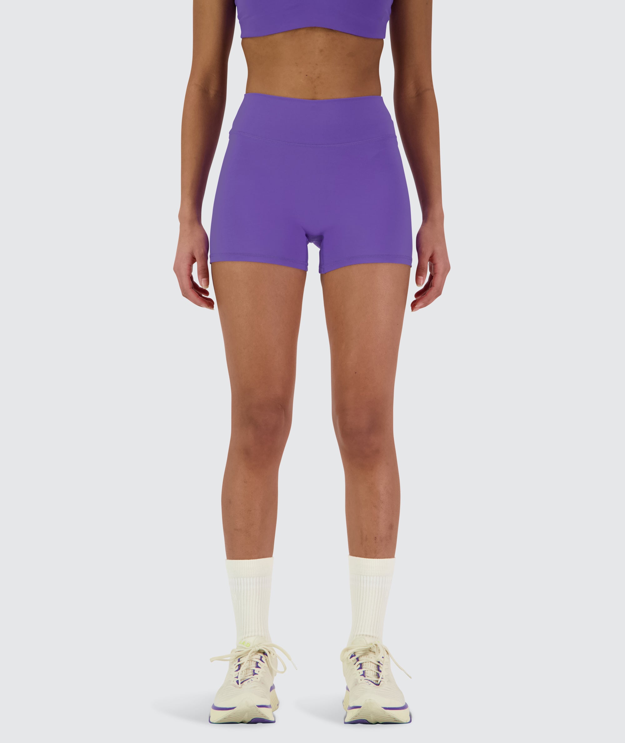 SuperSoft Seamless Shorts Model 167cm / Size S #color_violet-vibe
