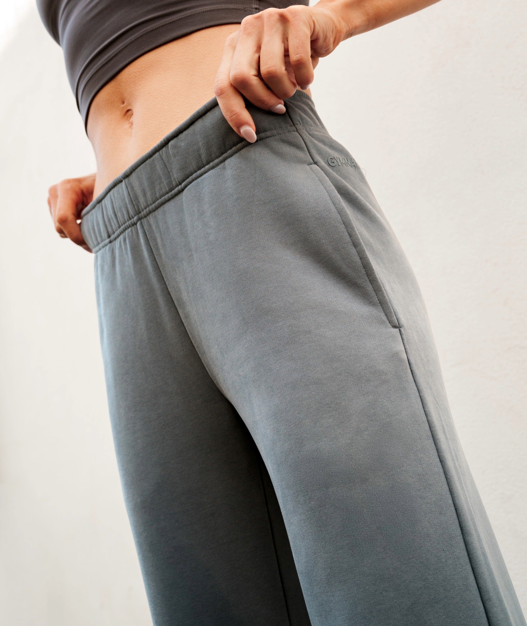 Women Wideleg Sweatpants #color_dark-grey