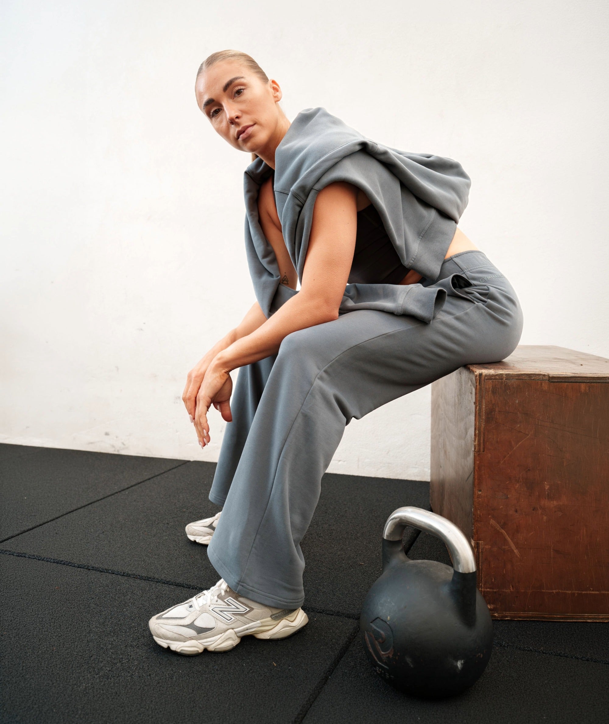 Women Wideleg Sweatpants #color_dark-grey