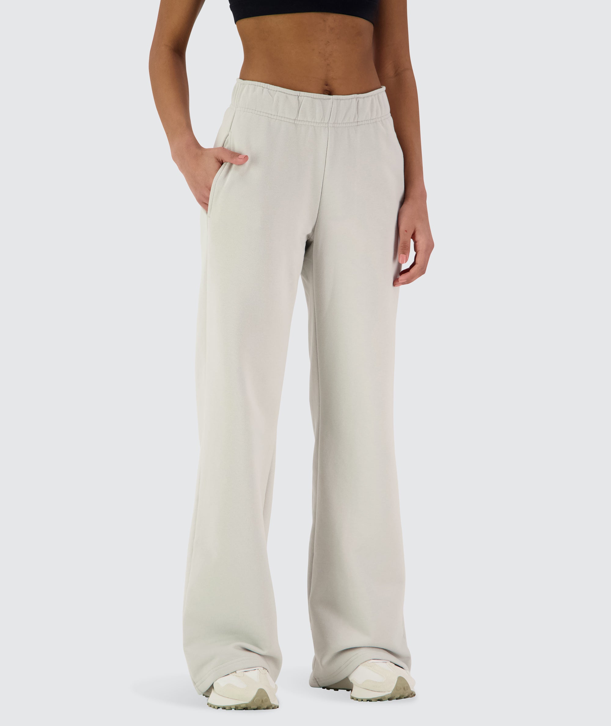 Women Wideleg Sweatpants #color_cool-grey