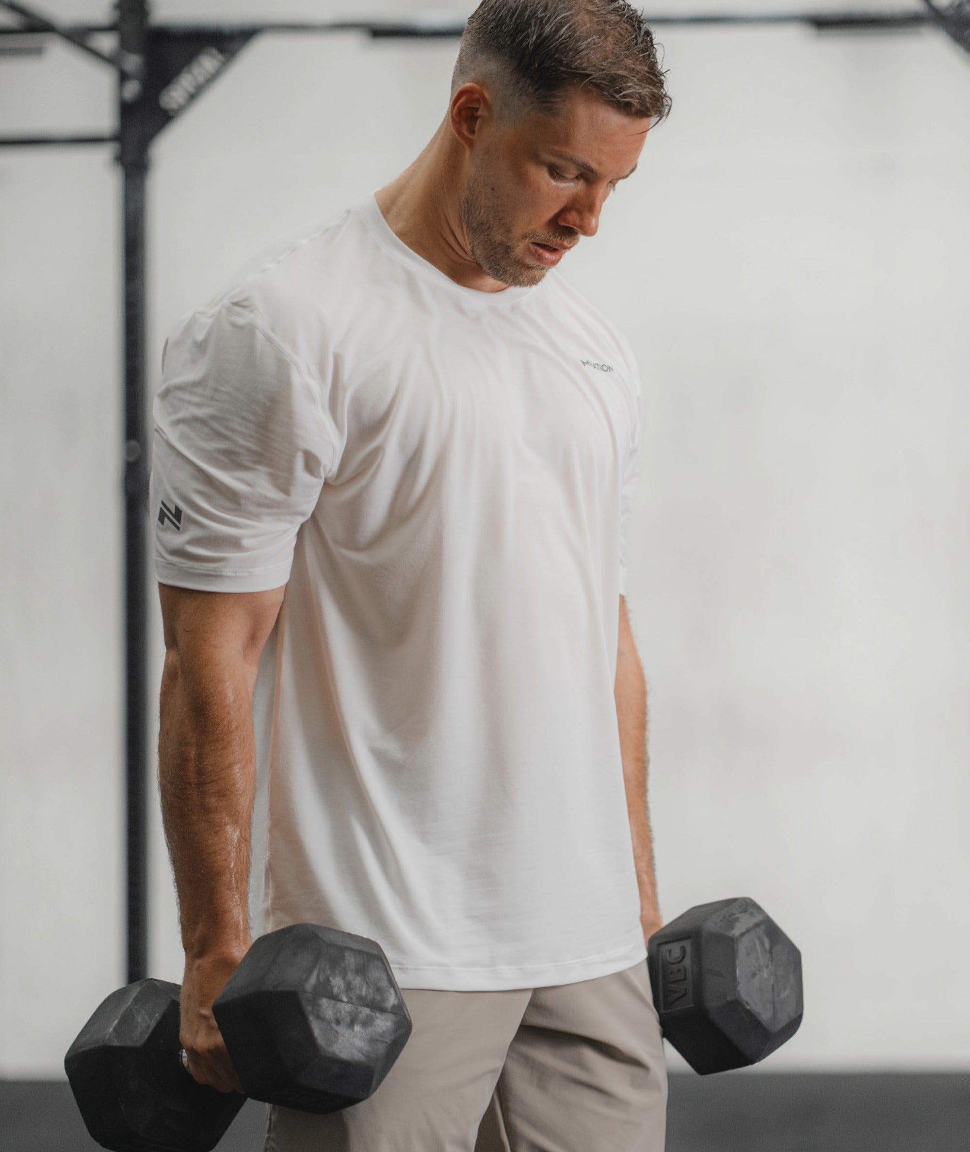 Best men's oversize t-shirt for training#color_white