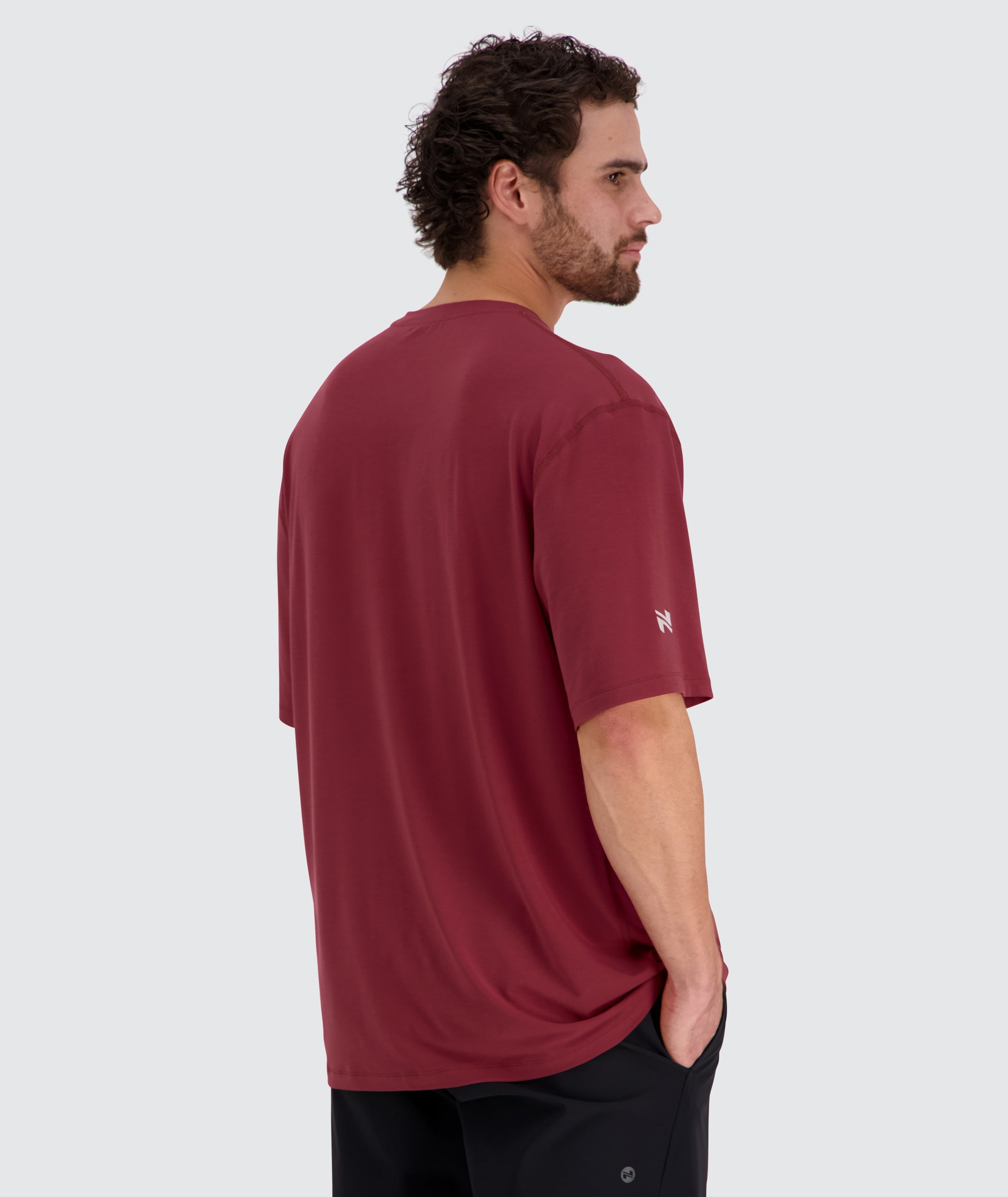 Best men's oversize t-shirt for training #color_garnet-red