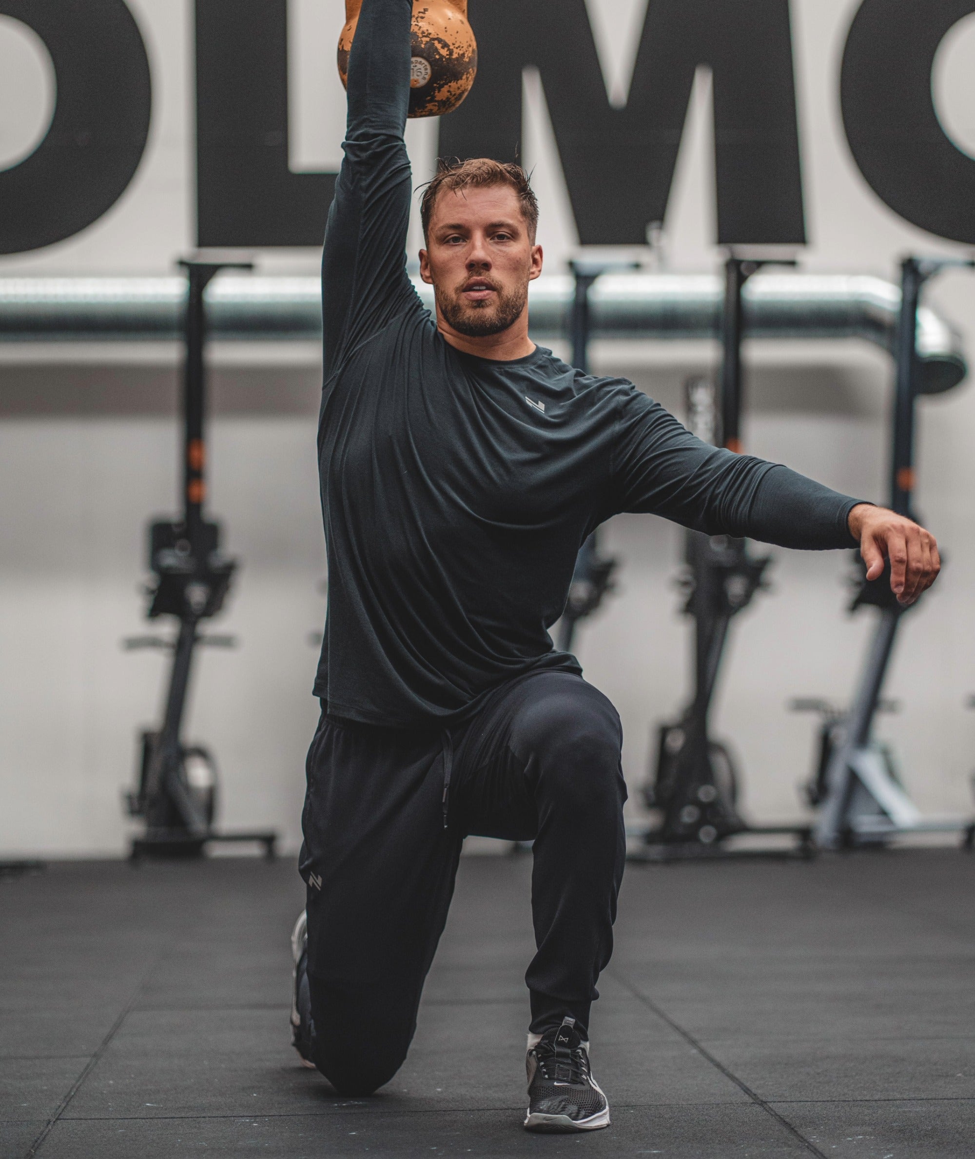 Men's Training Longsleeve #color_black
