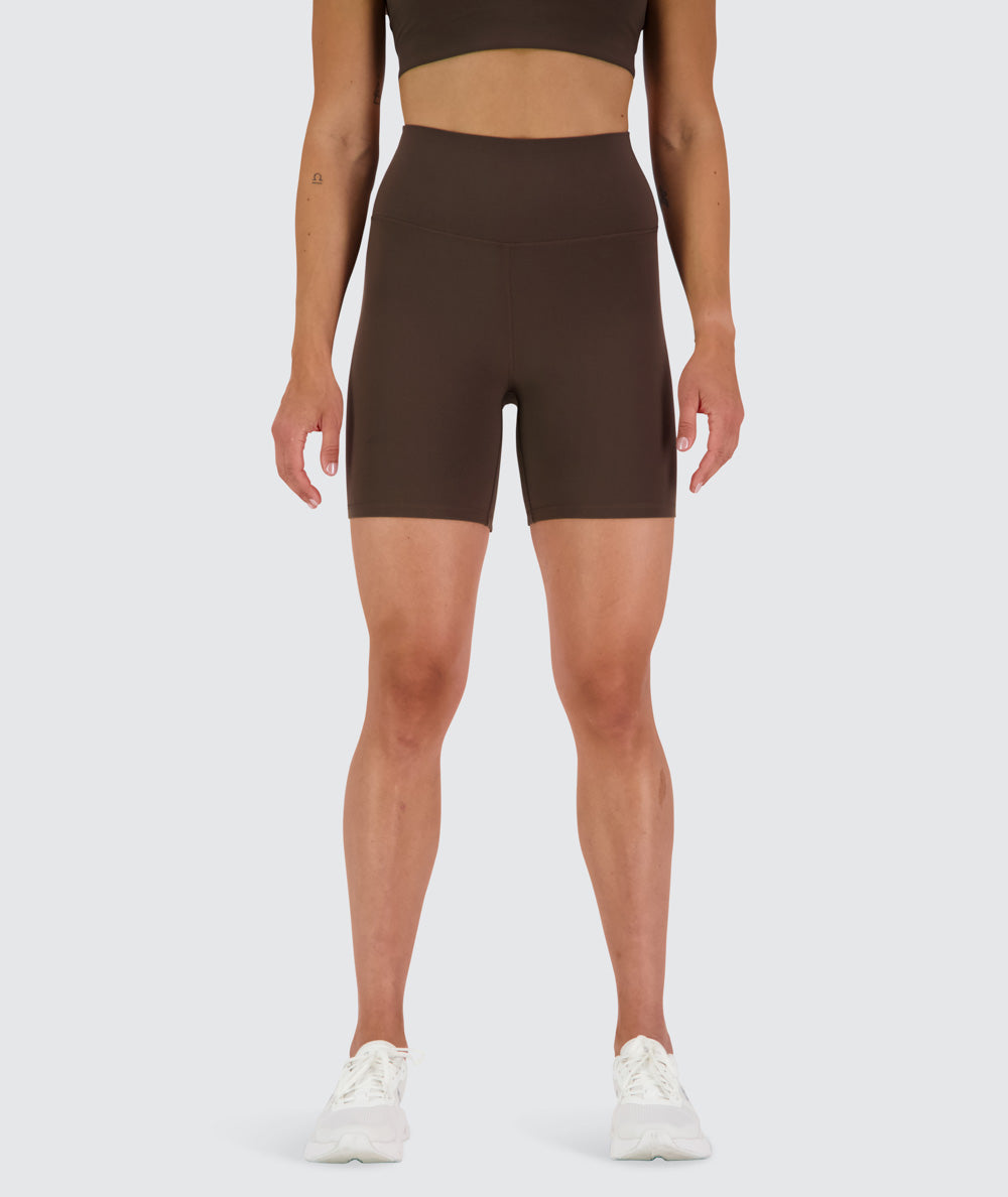 Supersoft shorts for women, Model 176 cm / size S#color_coffee-bean