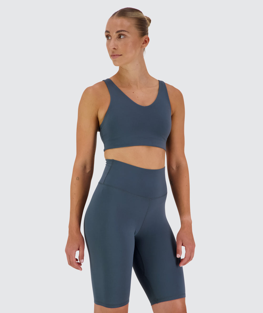 Supersoft V-neck Bra, Model 176 cm / size S#color_dusty-navy