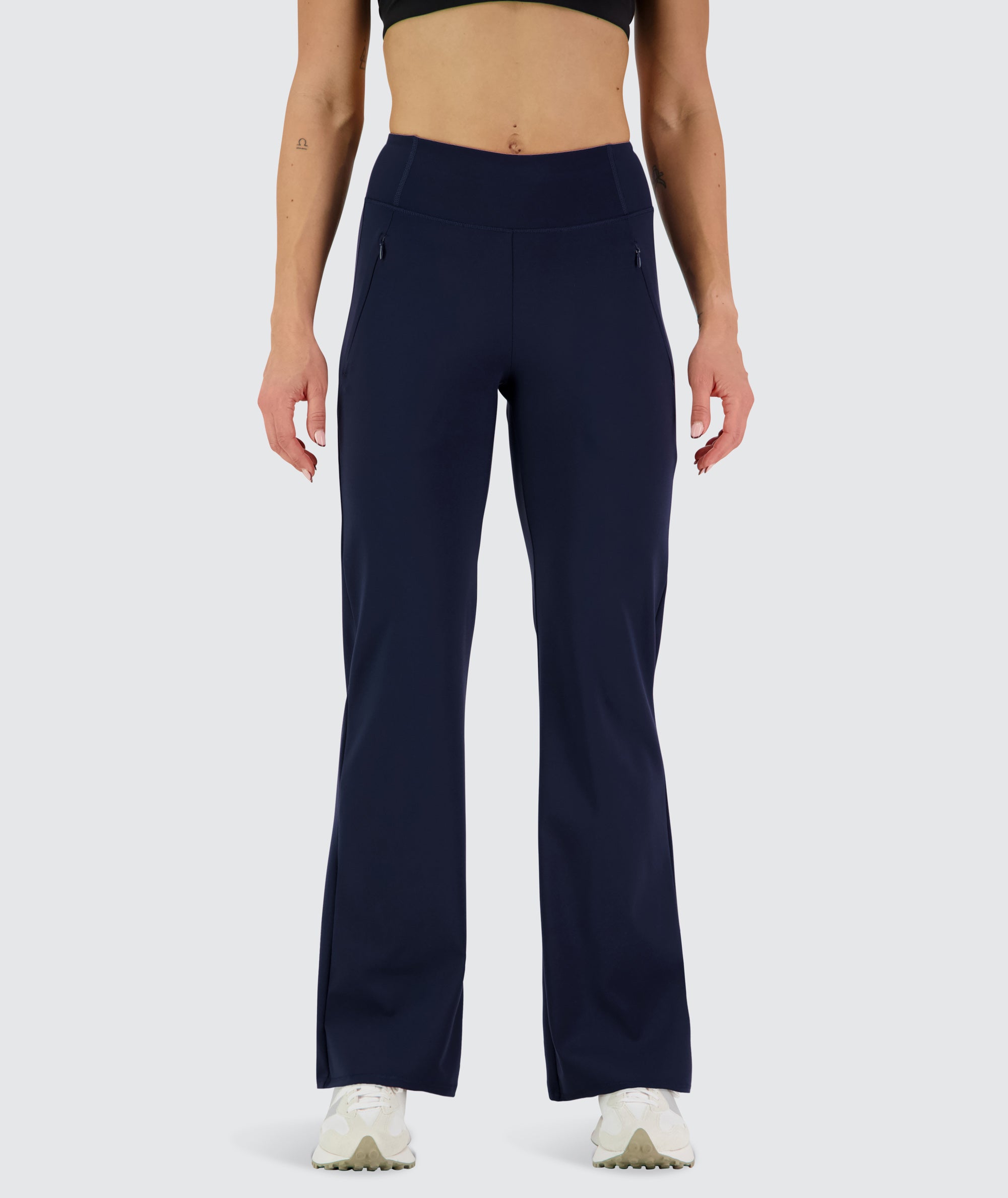 Women's Everyday Pants Dark Navy, Model 176 cm / size S#color_dark-navy