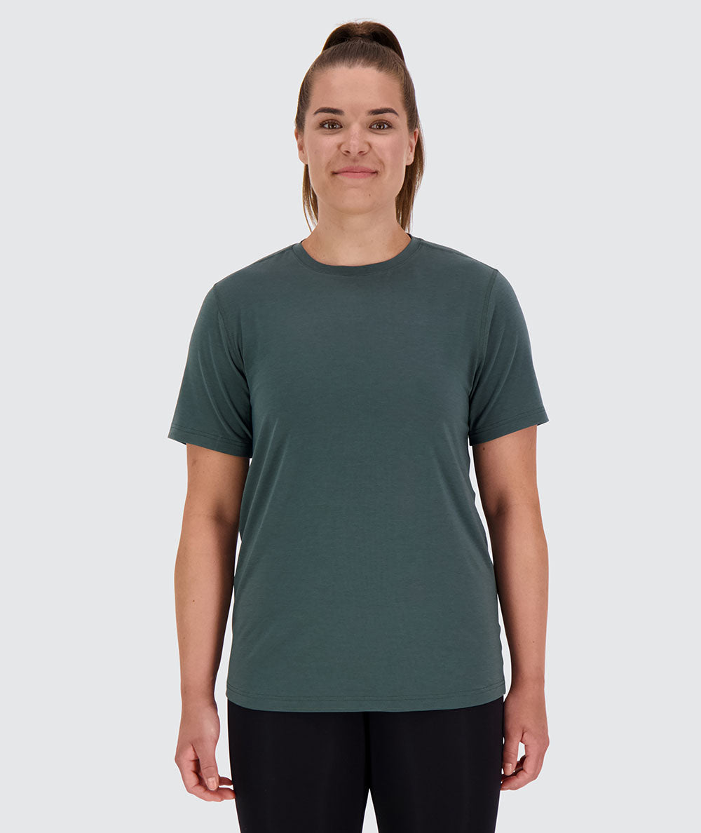 everyday training t-shirt for women, Model 174 cm / Size L#color_sage