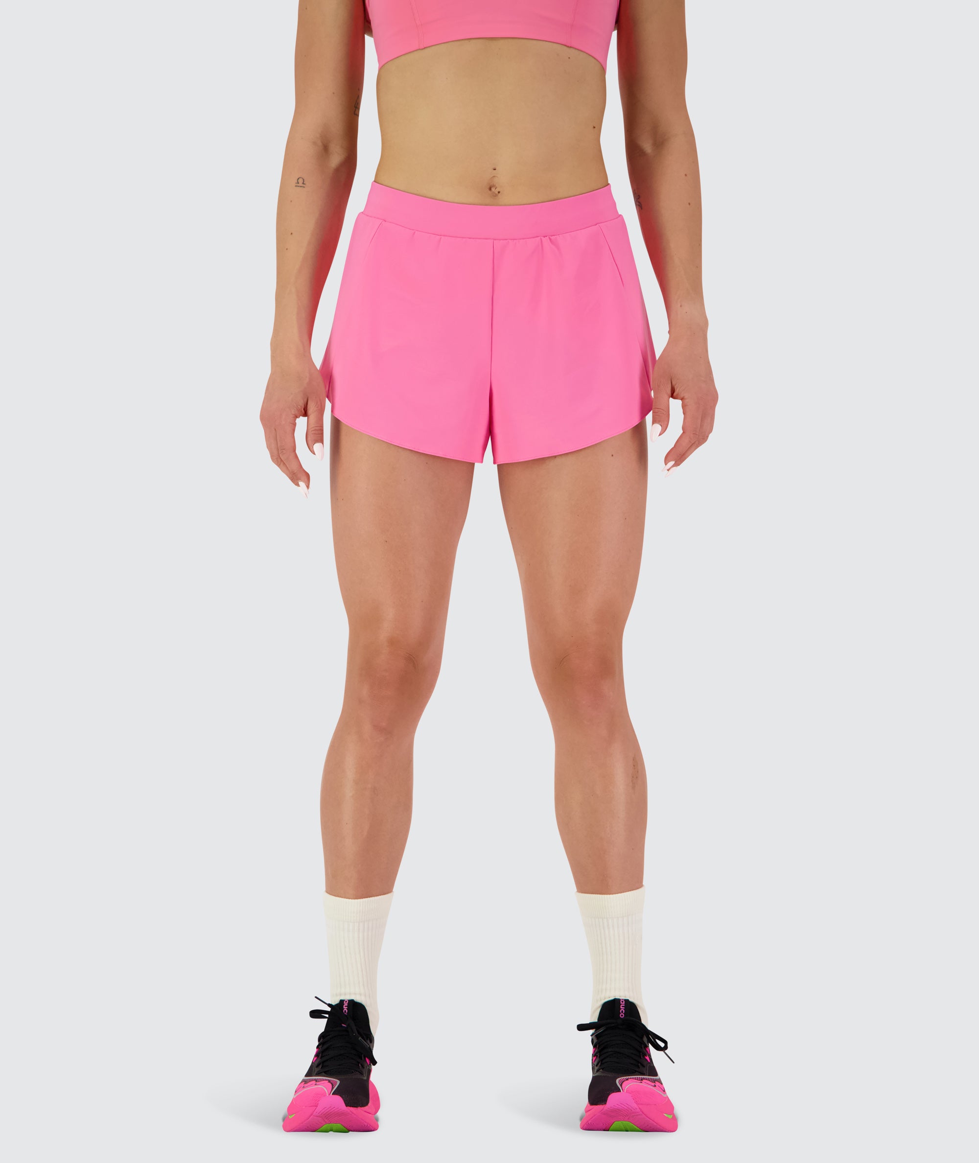 Women's Hybrid Elite Shorts, Model 176 cm / size S #color_candy-pink