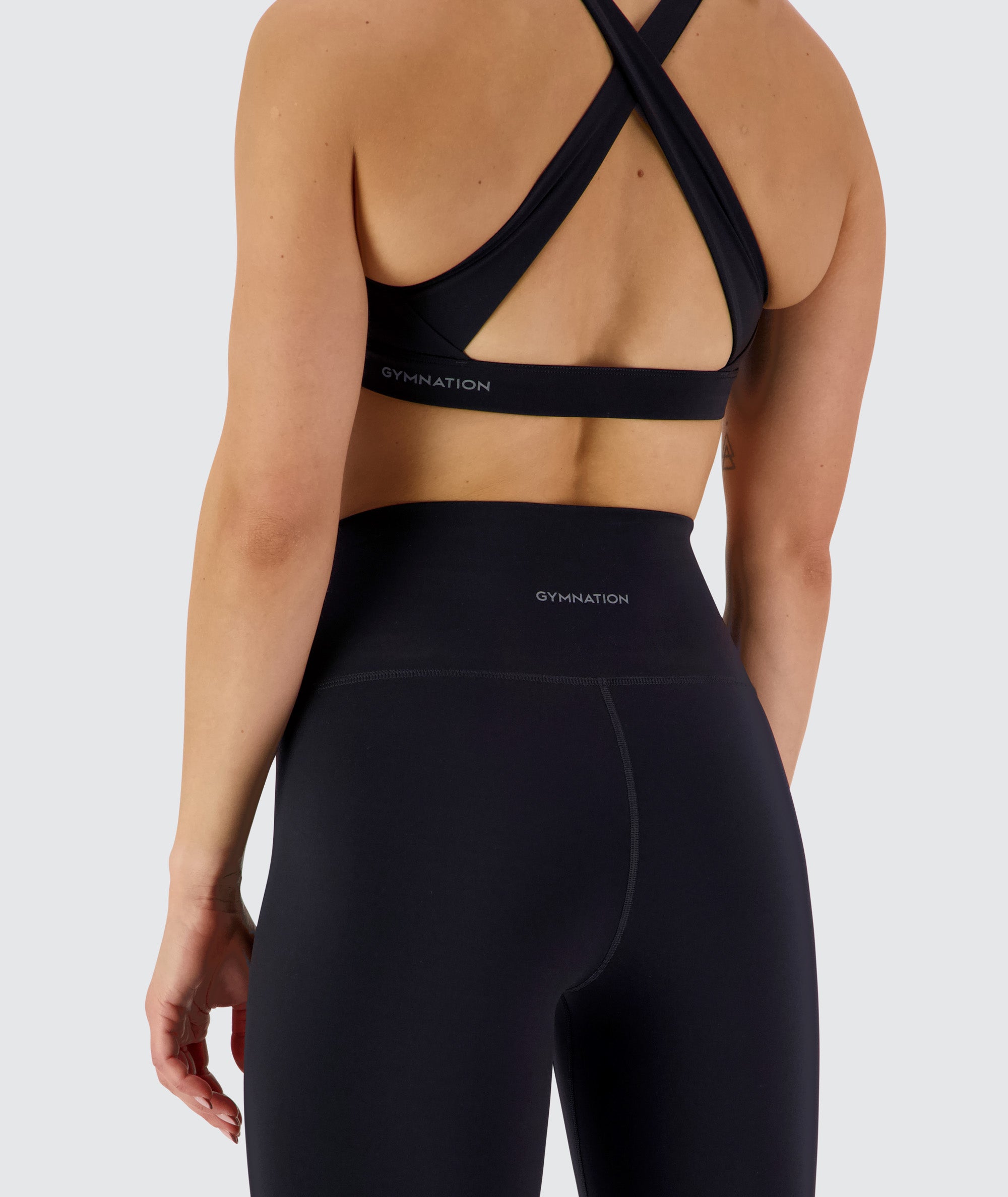 High-Waisted training tights, Model 176 cm / size S,#color_black