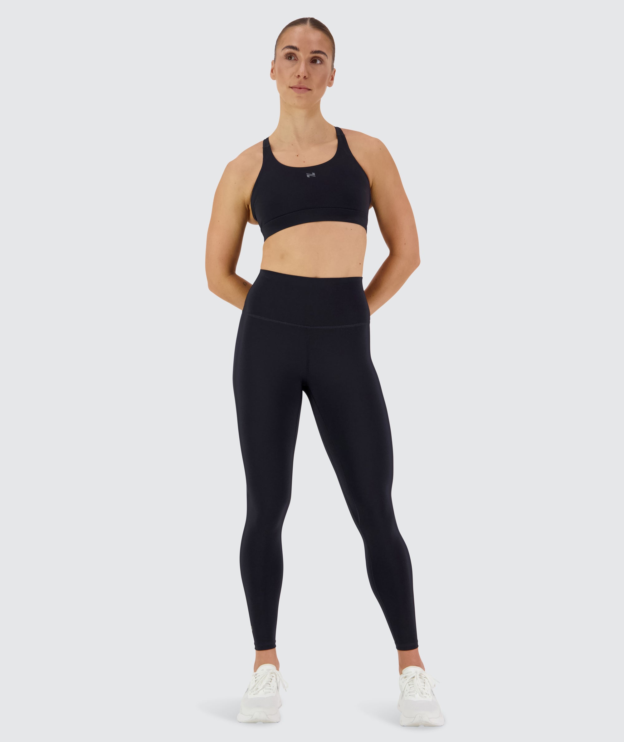 High-Waisted training tights, Model 176 cm / size S,#color_black