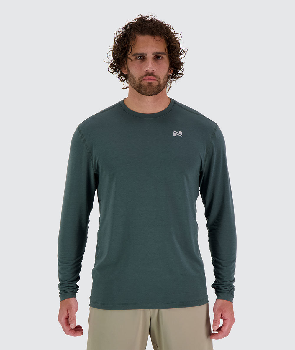 longsleeve, Model 179 cm / size L#color_sage 